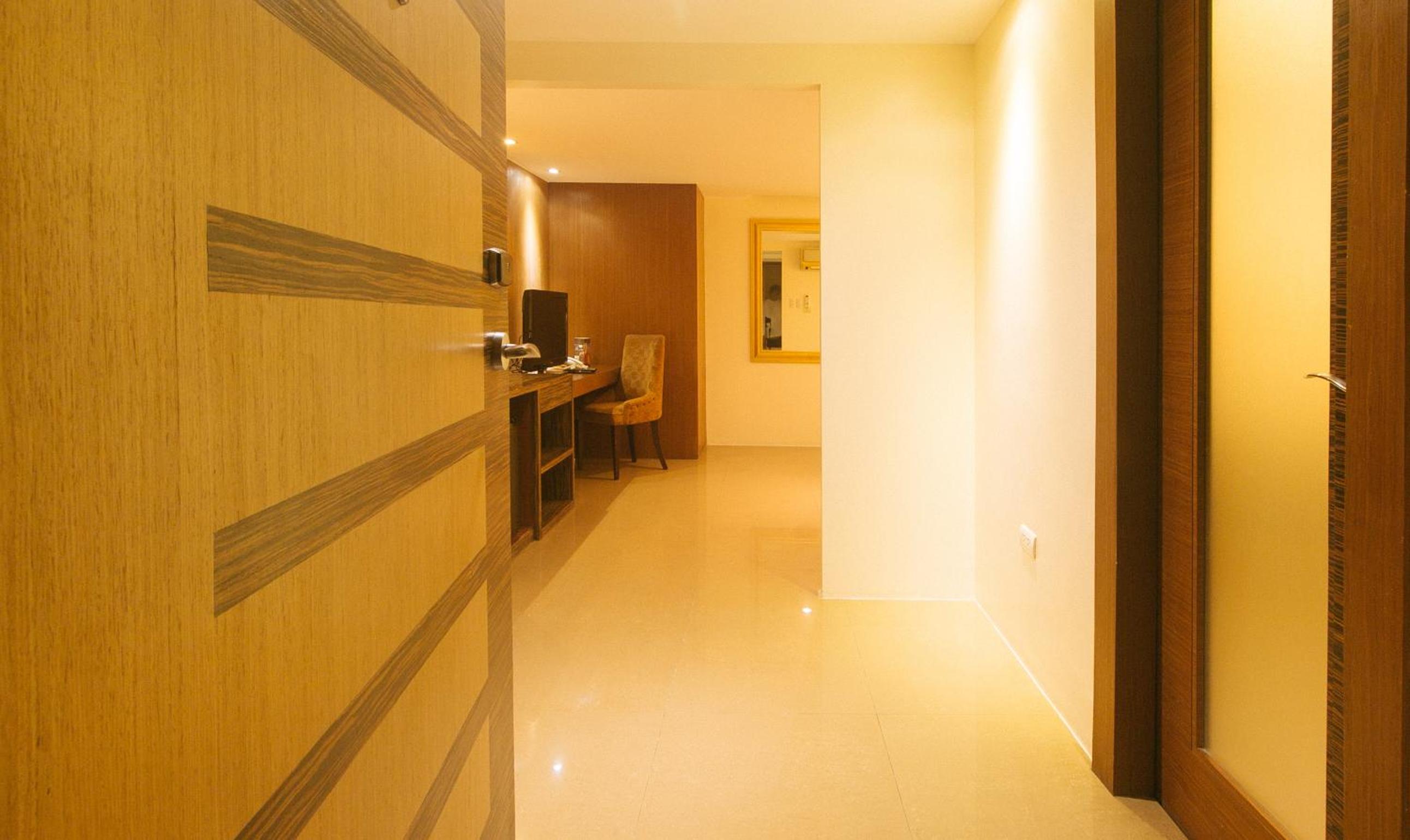 Deluxe Double Room - Photo 9