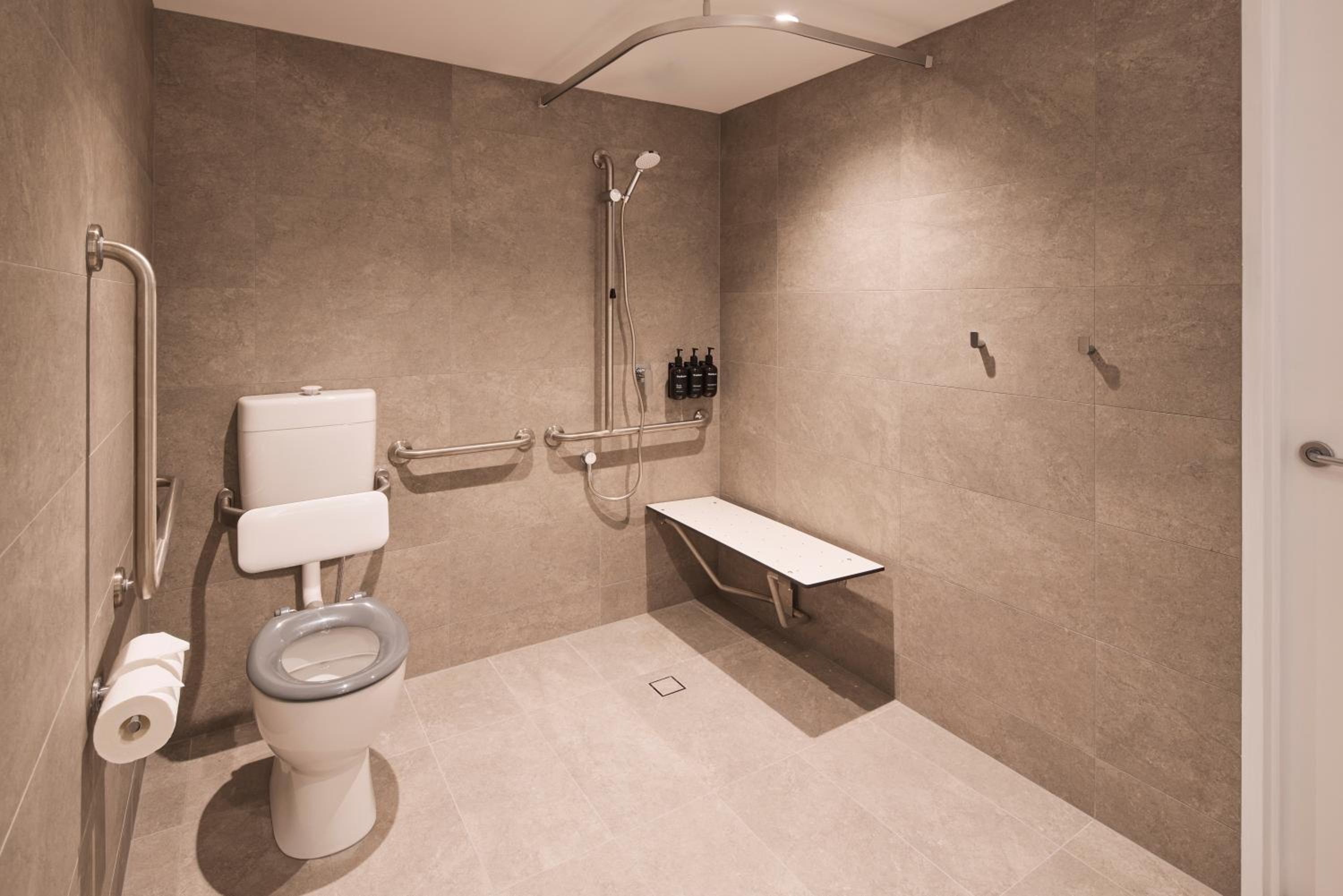 King Room - Disability Access - Photo 3
