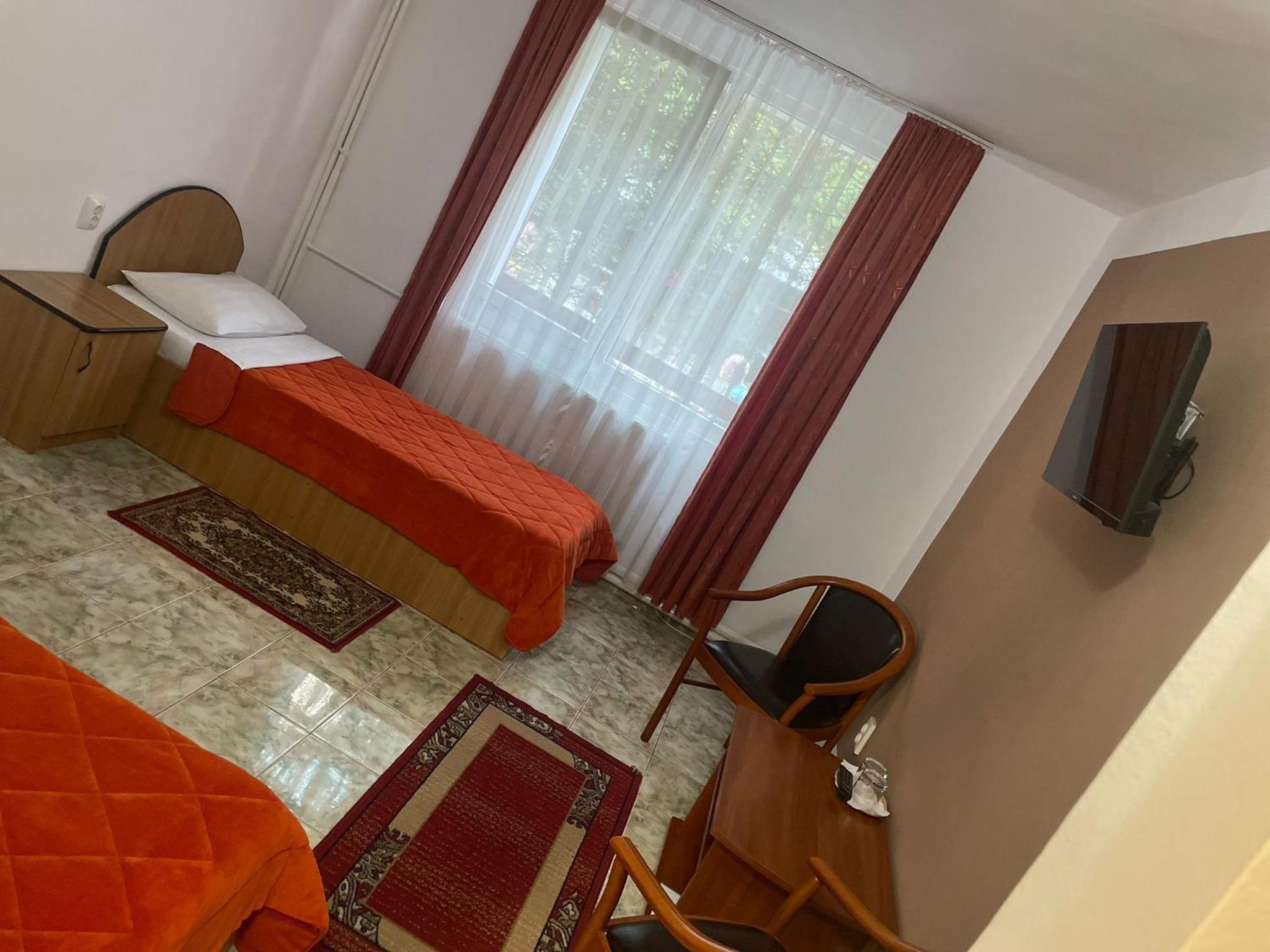 Twin Room - Photo 1
