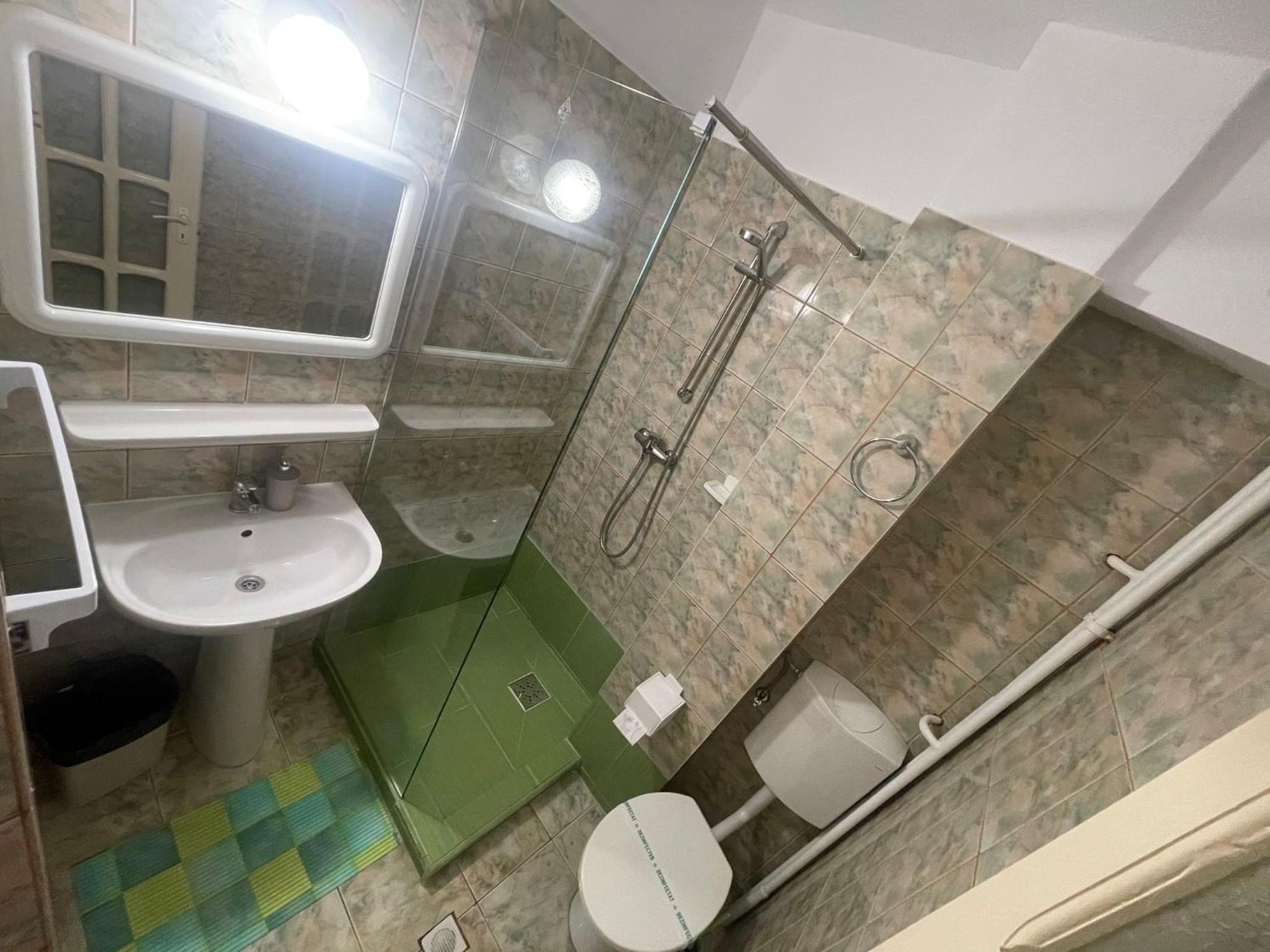 Twin Room - Photo 3