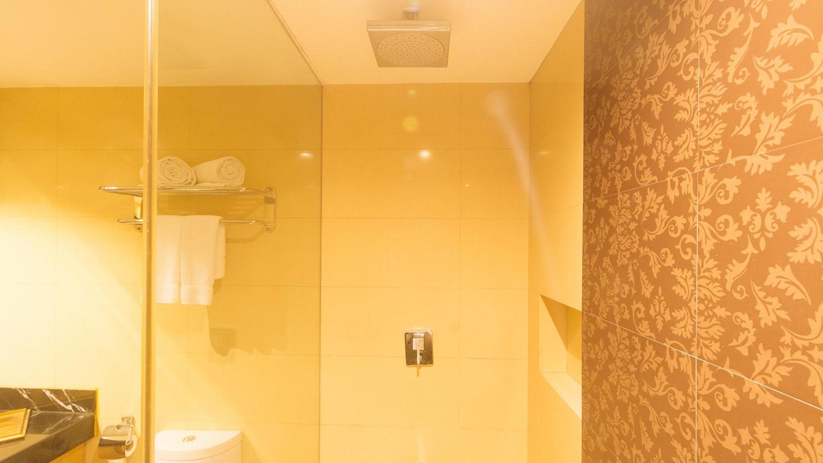 Twin Room - Photo 11