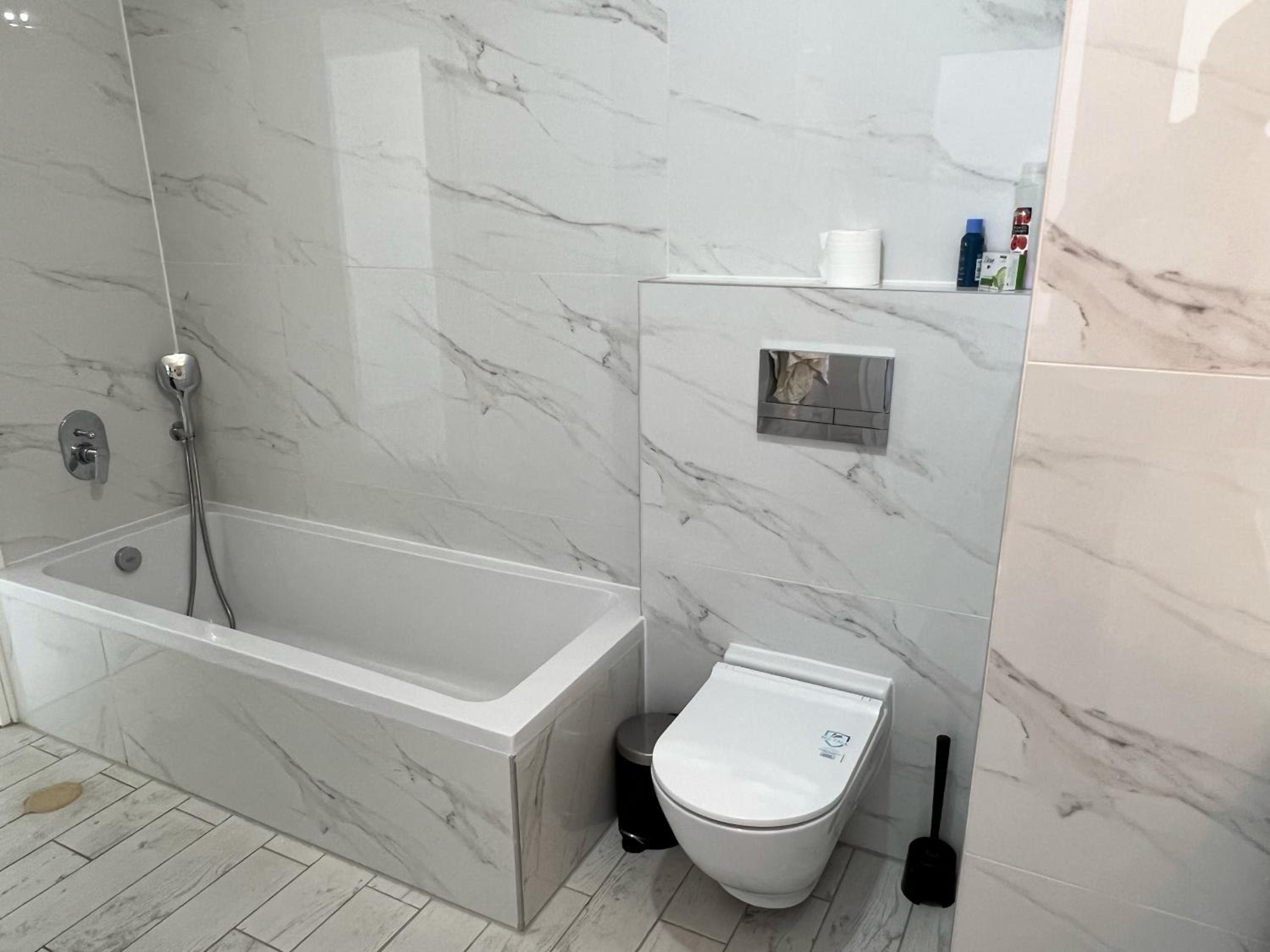 Double Room With Private Bathroom photo 2