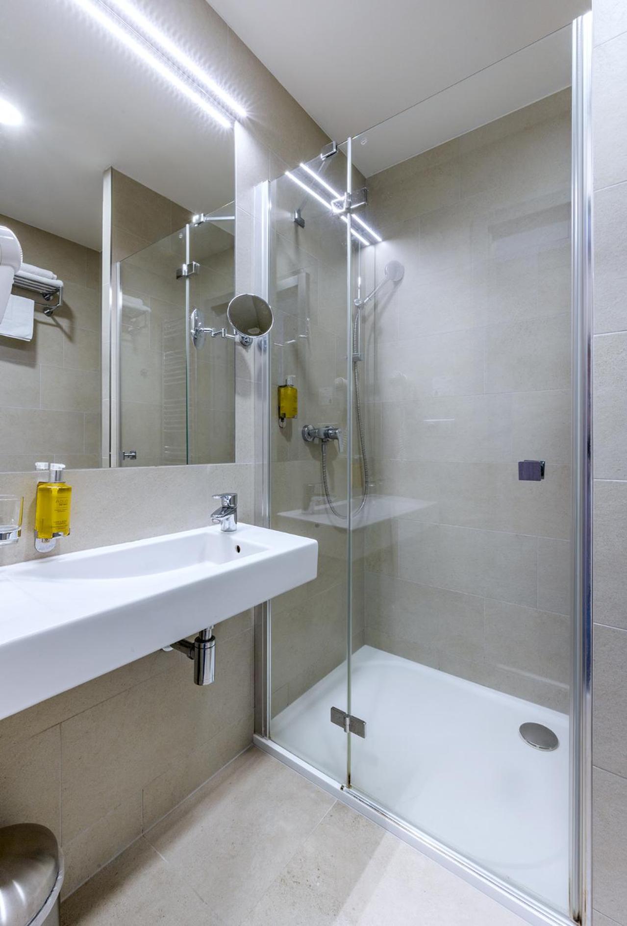 Double or Twin Room Comfort photo 1