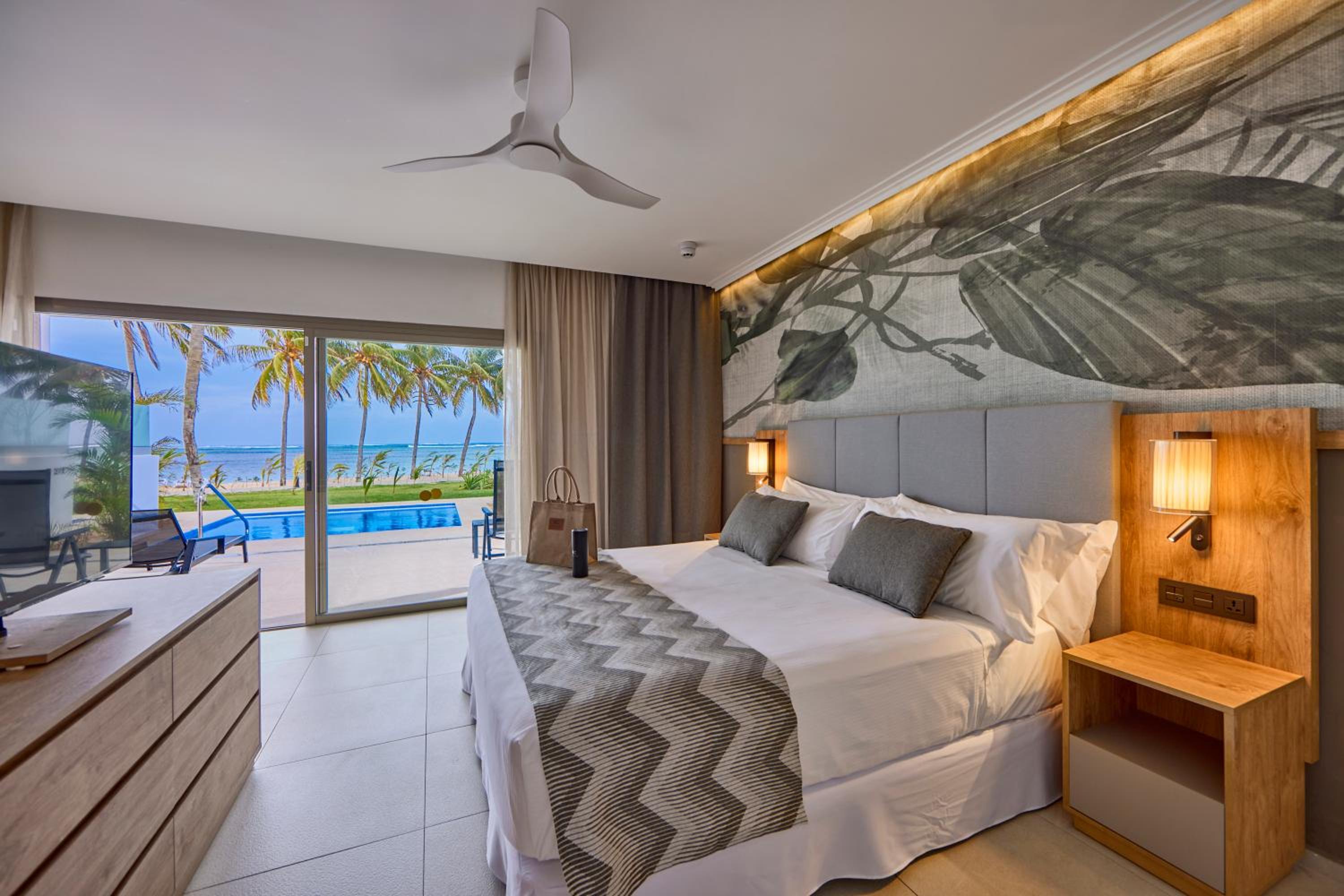 Swim Up Suite - Elite Club
