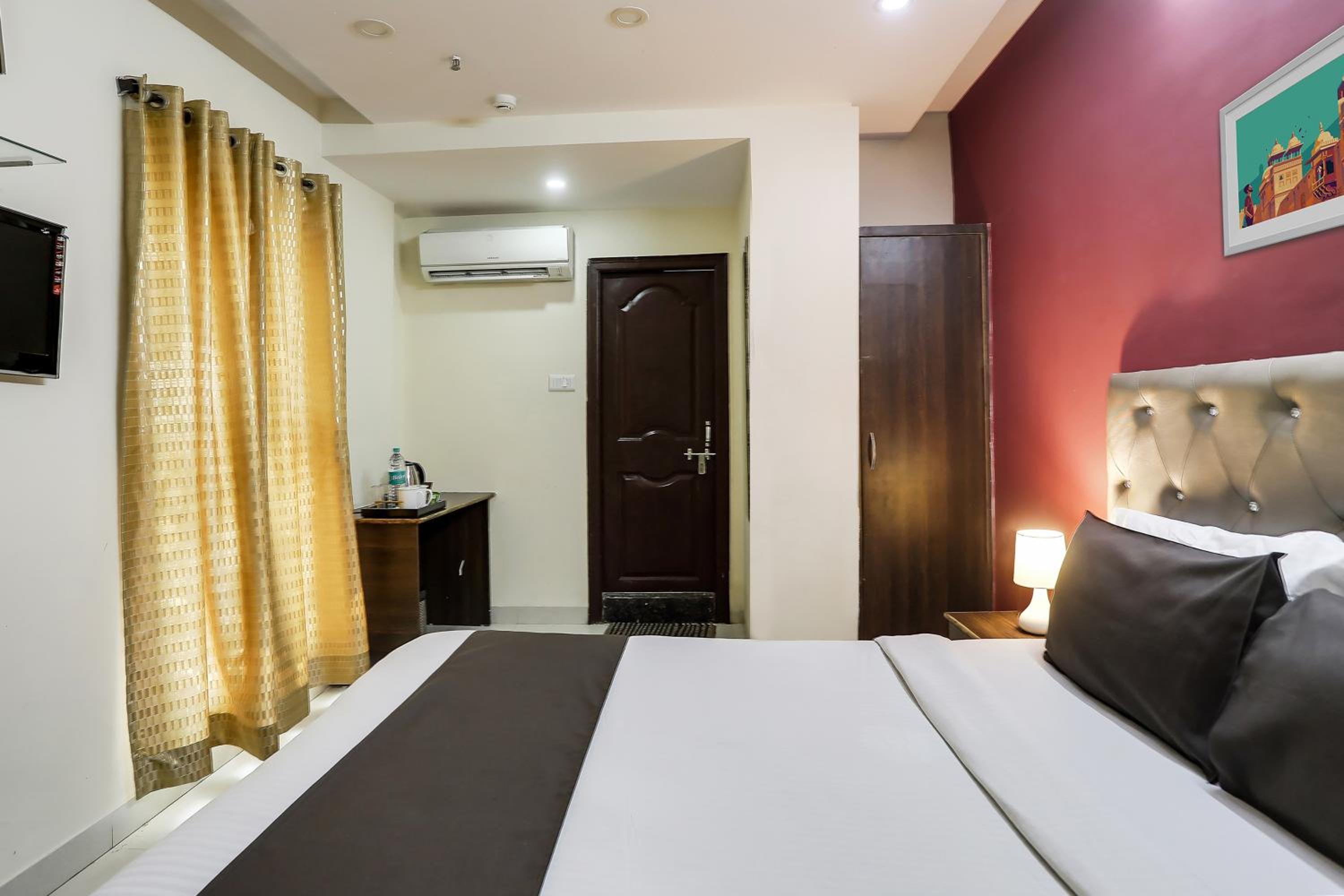 Standard Double Room - Photo 17