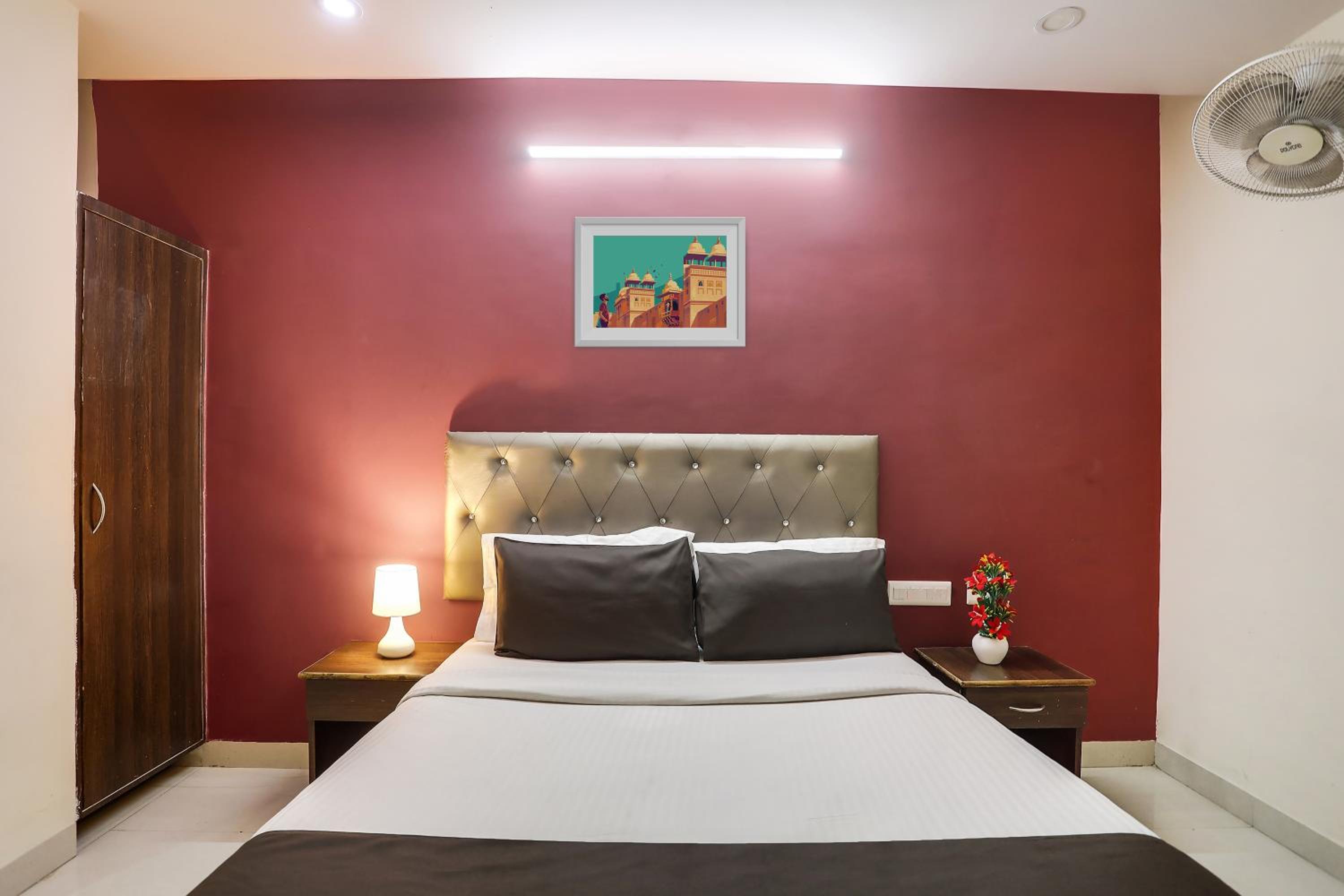 Standard Double Room - Photo 7