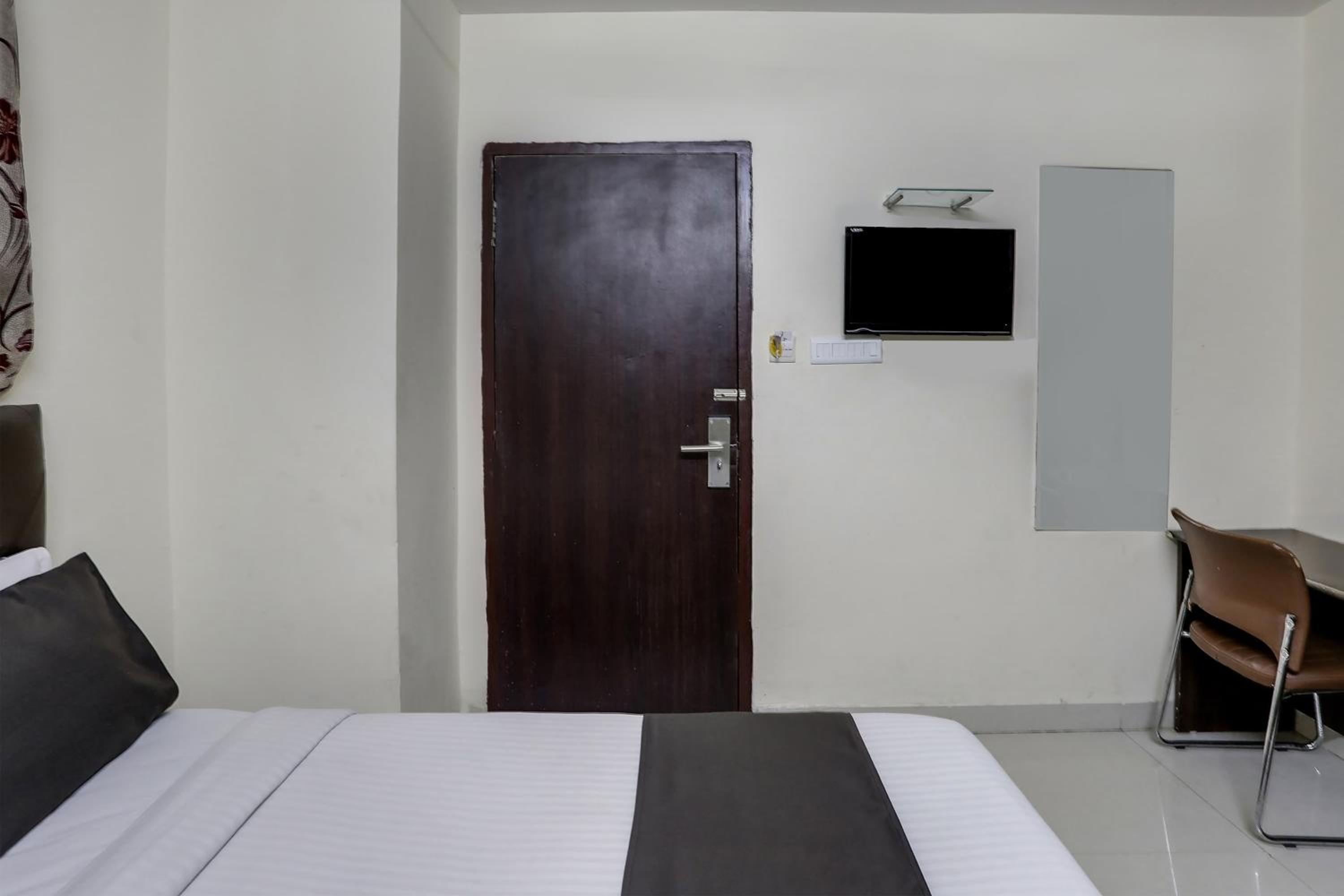 Standard Double Room - Photo 4