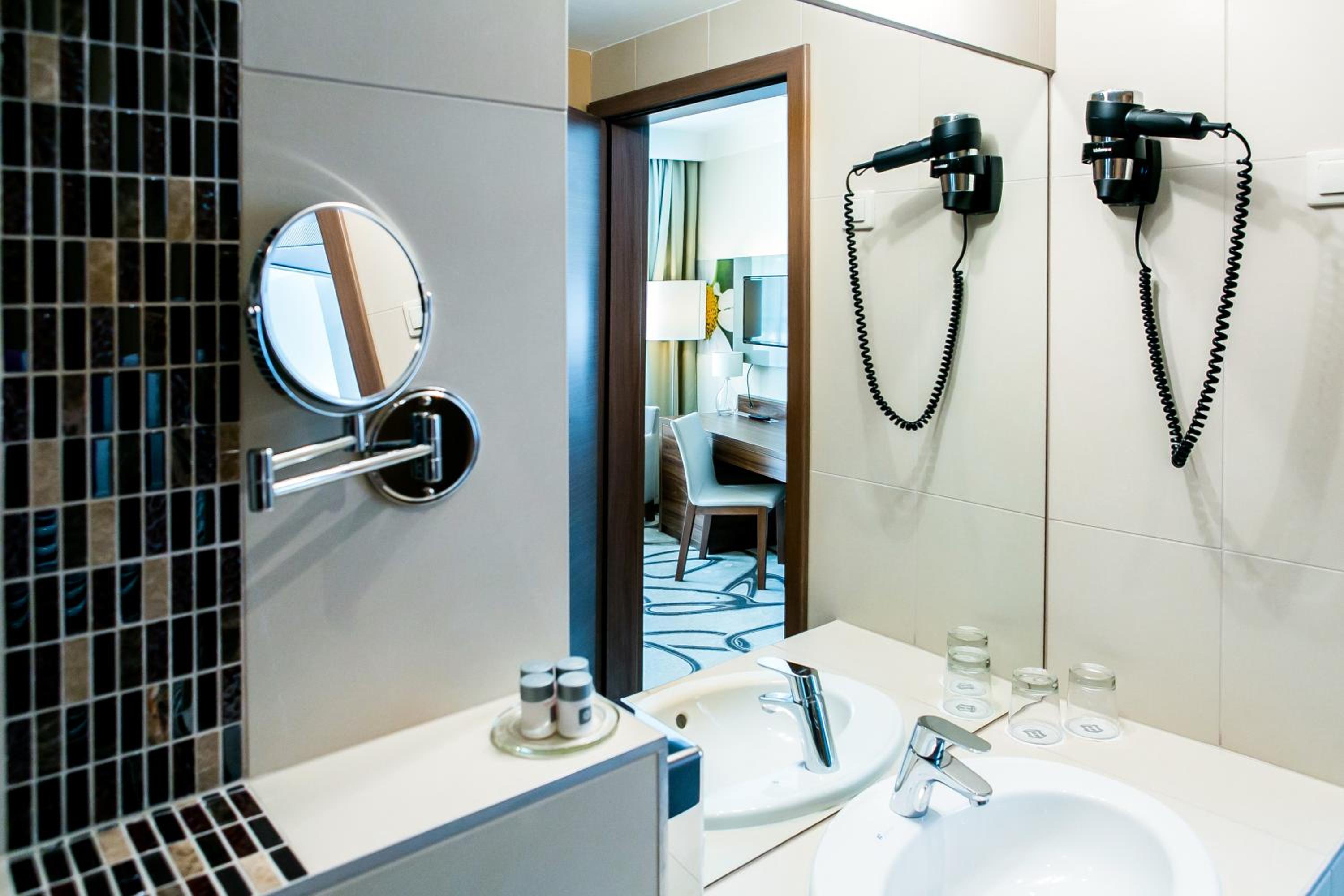 Superior Double or Twin Room with Balcony - Fragrance Room - Photo 4