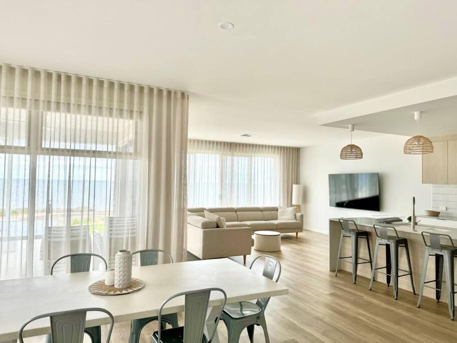 Four-Bedroom House photo 1