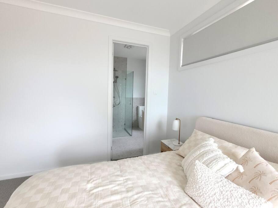 Four-Bedroom House photo 2