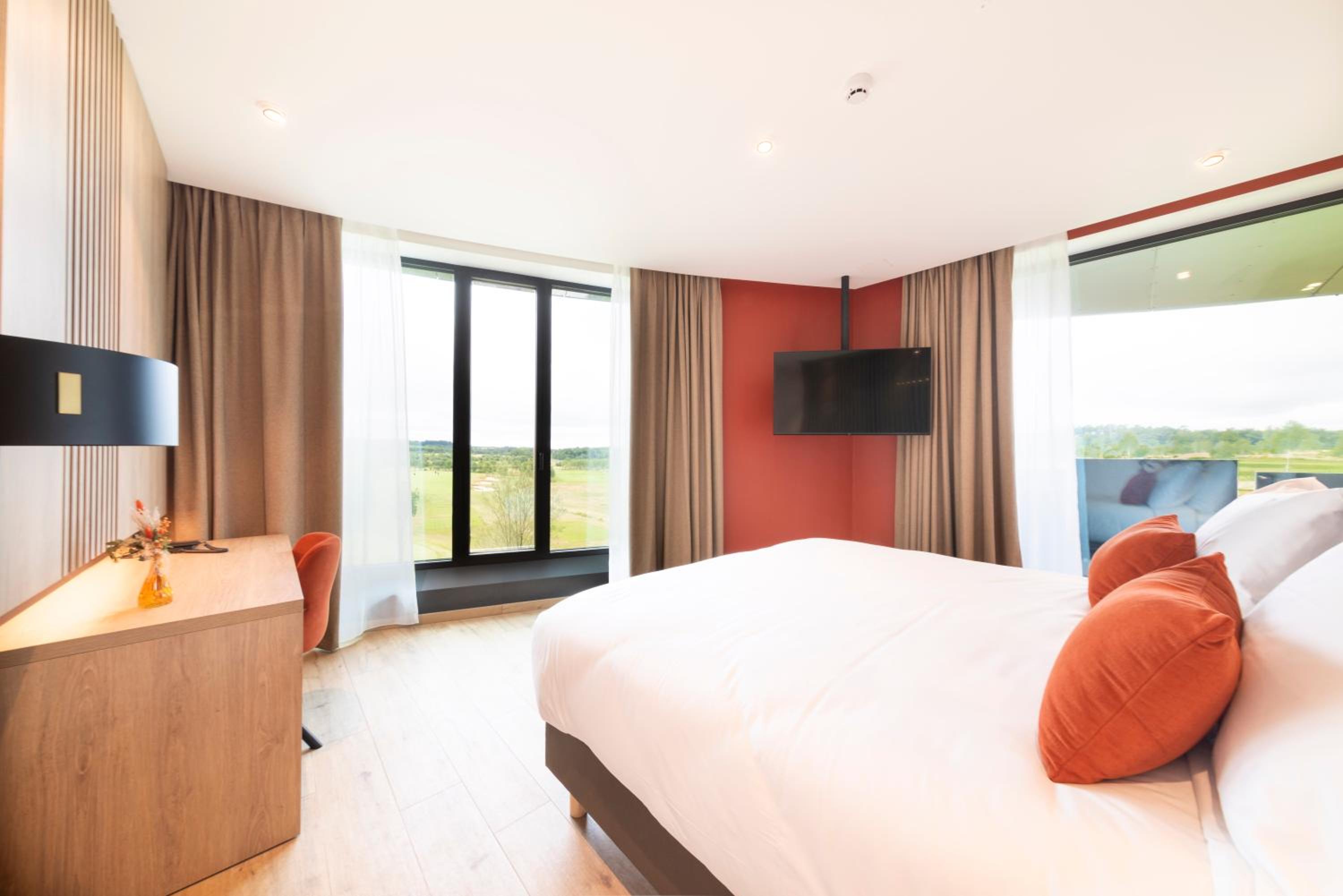 Deluxe Double Room with Balcony photo 1
