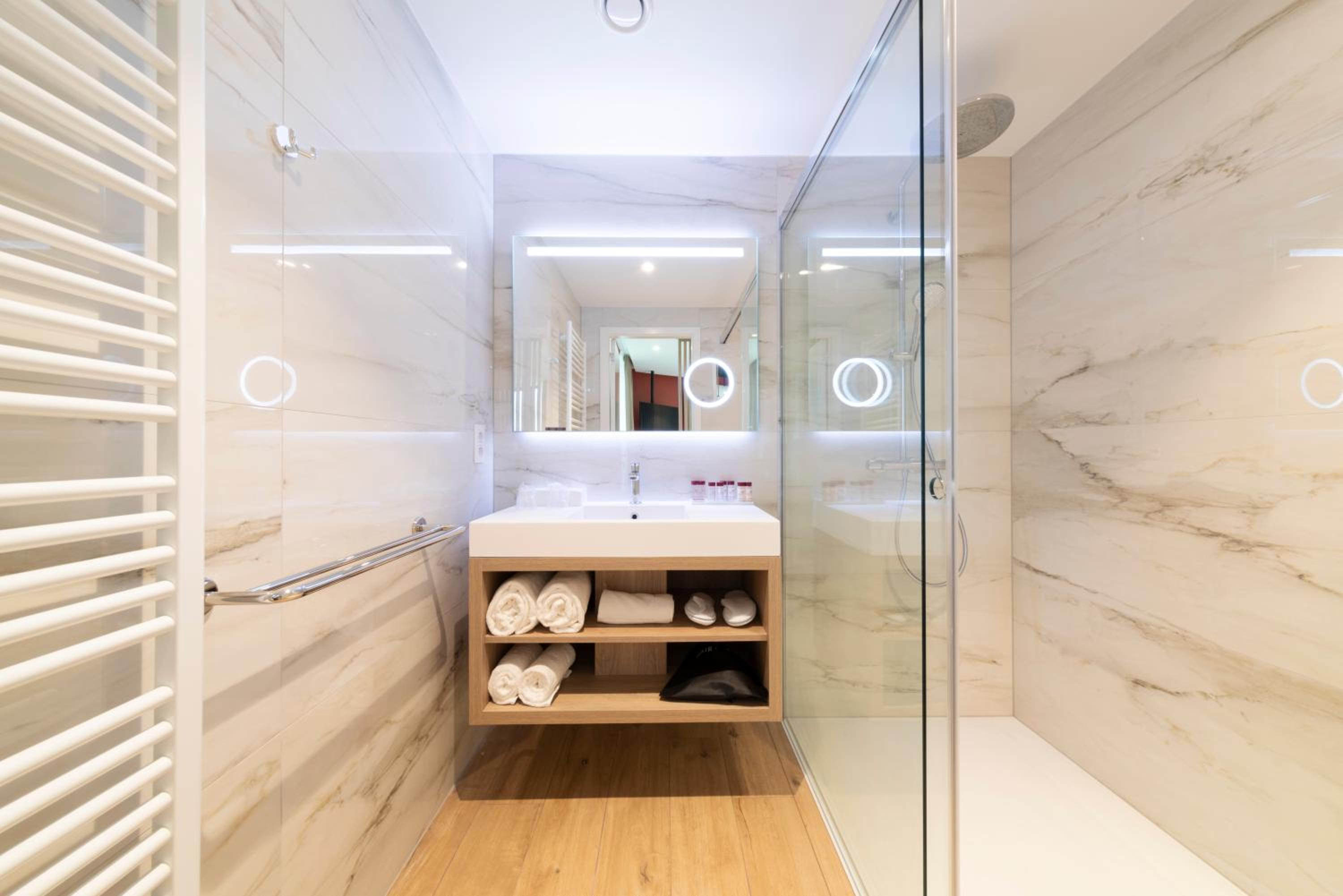 Standard Double or Twin Room photo 2