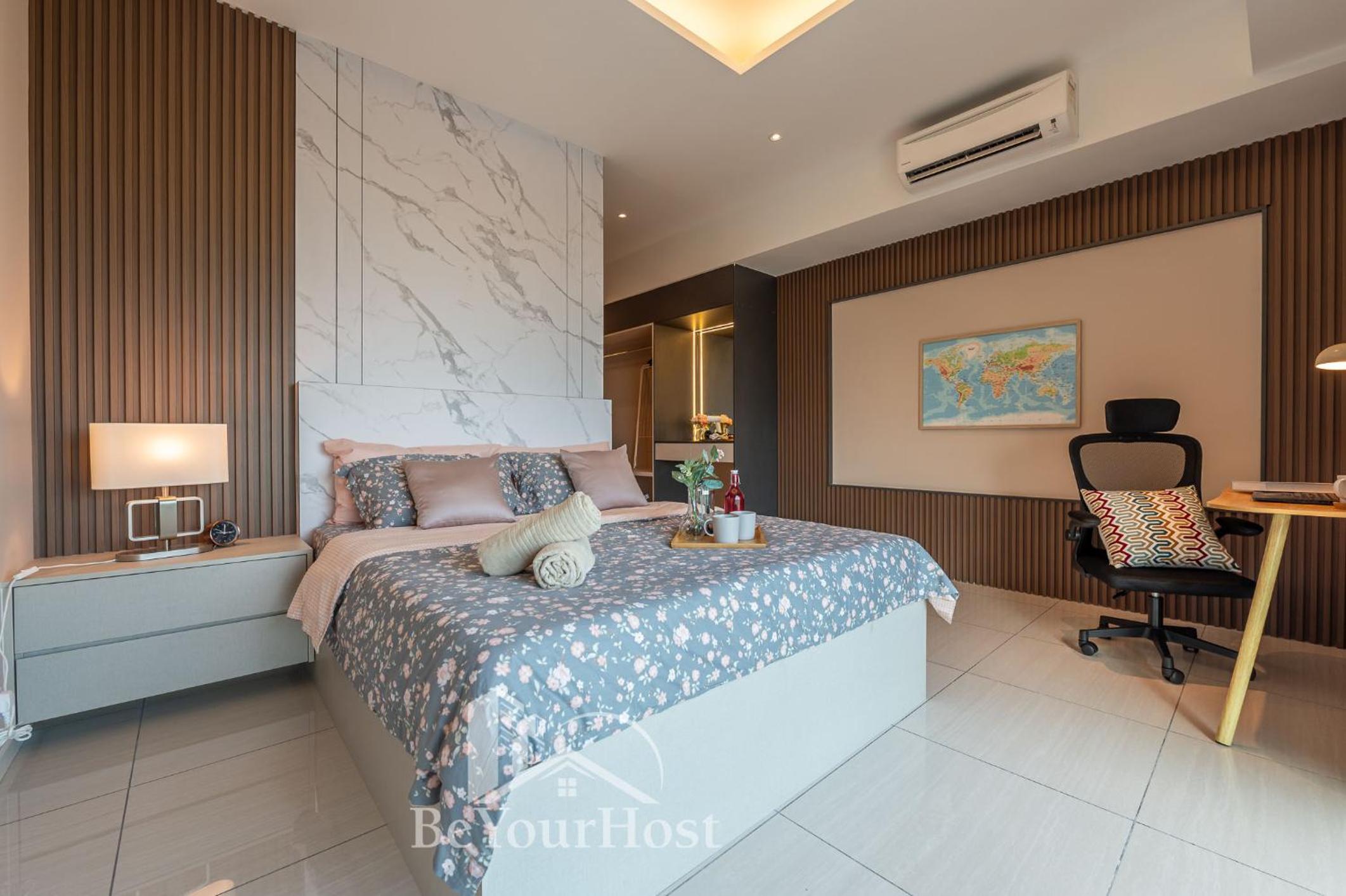 Studio Apartment with Balcony