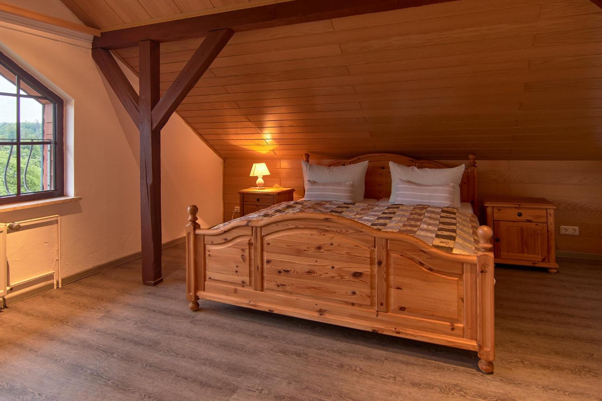 Attic Apartment With View photo 2