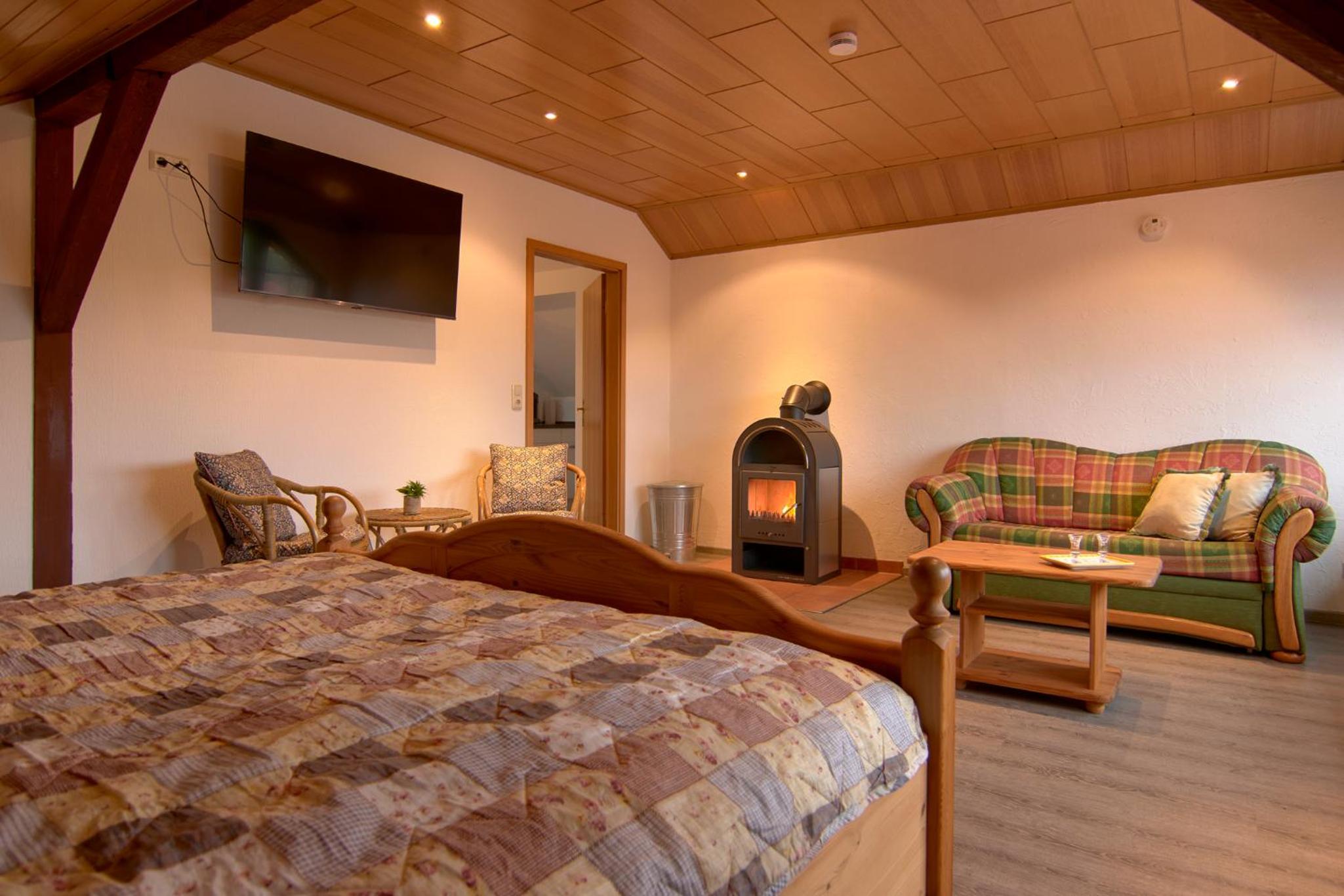 Attic Apartment With View photo 3