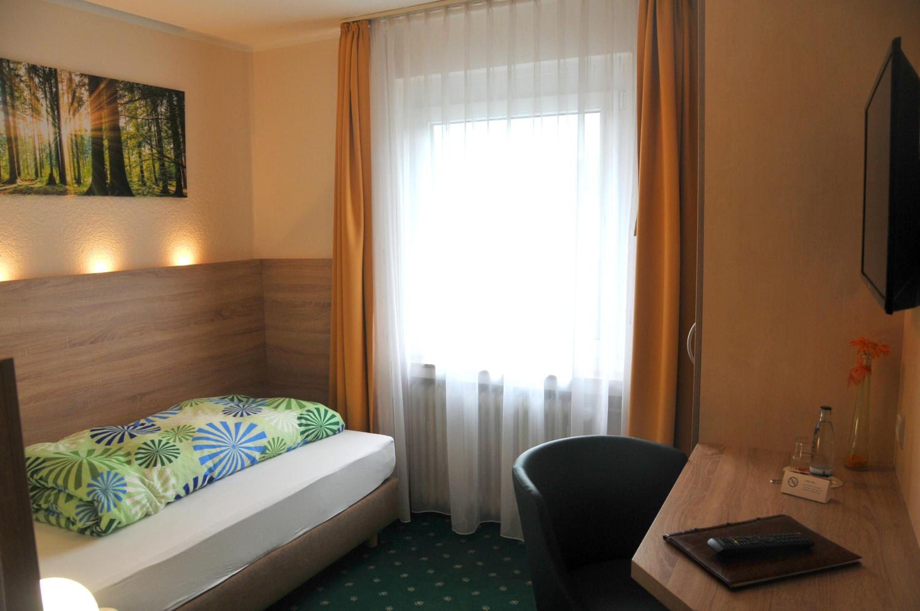 Single Room photo 3