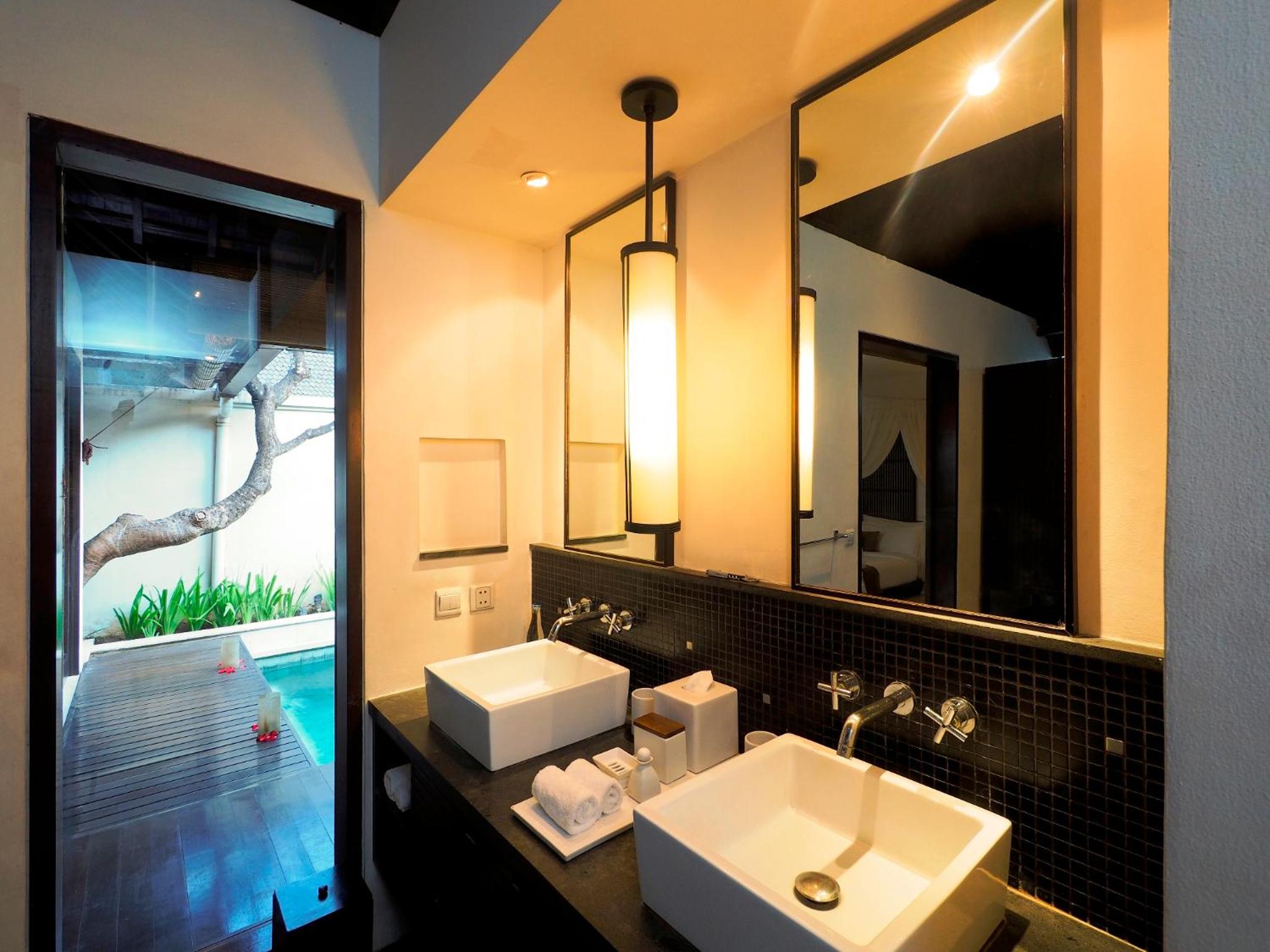 One Bedroom Private Pool Villa with Free Mini-bar thumbnail 5