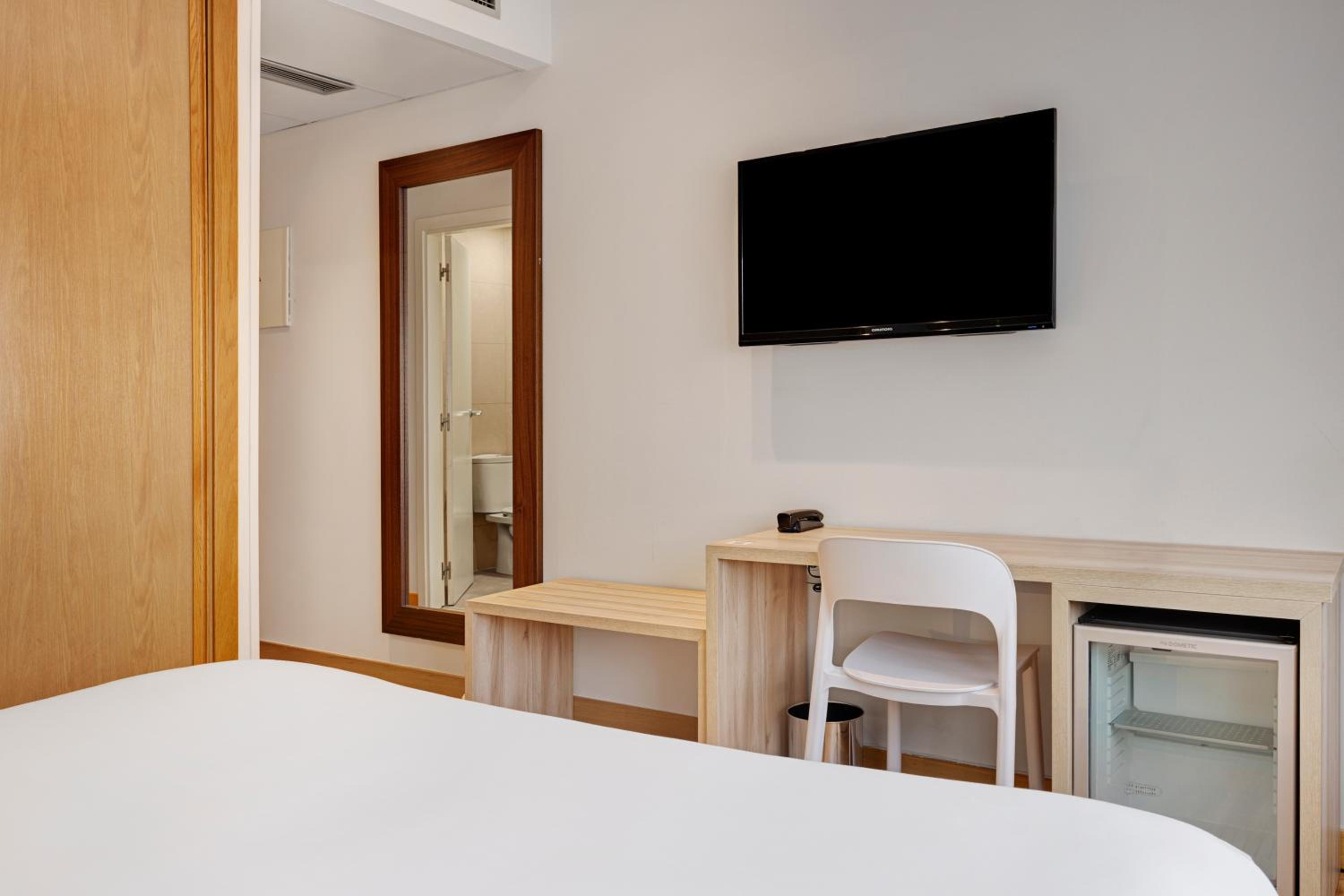 Single Room photo 2