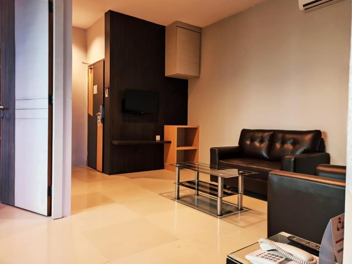 Family Room photo 2