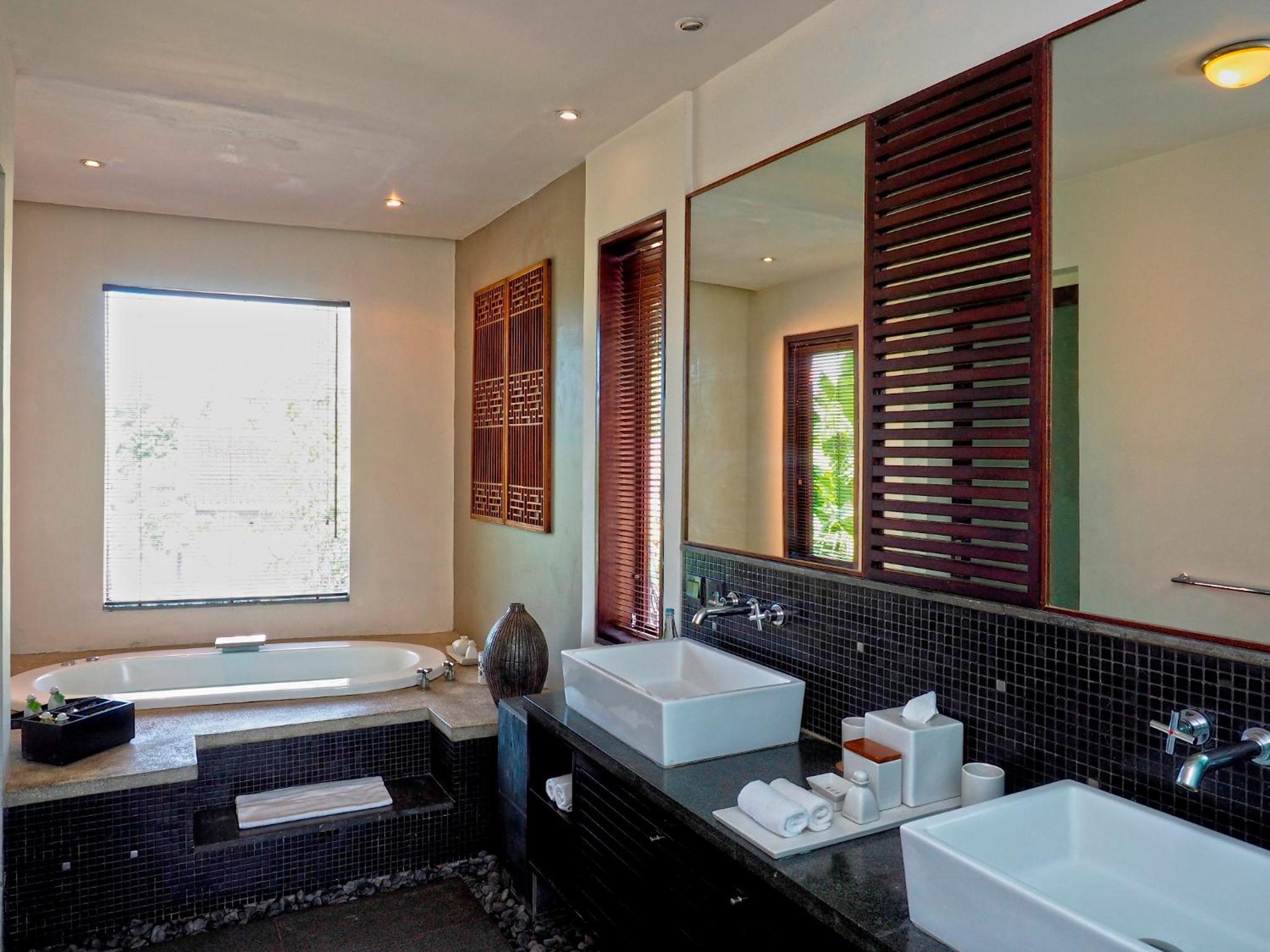 Three Bedroom The Amala Residence with Private Pool thumbnail 6