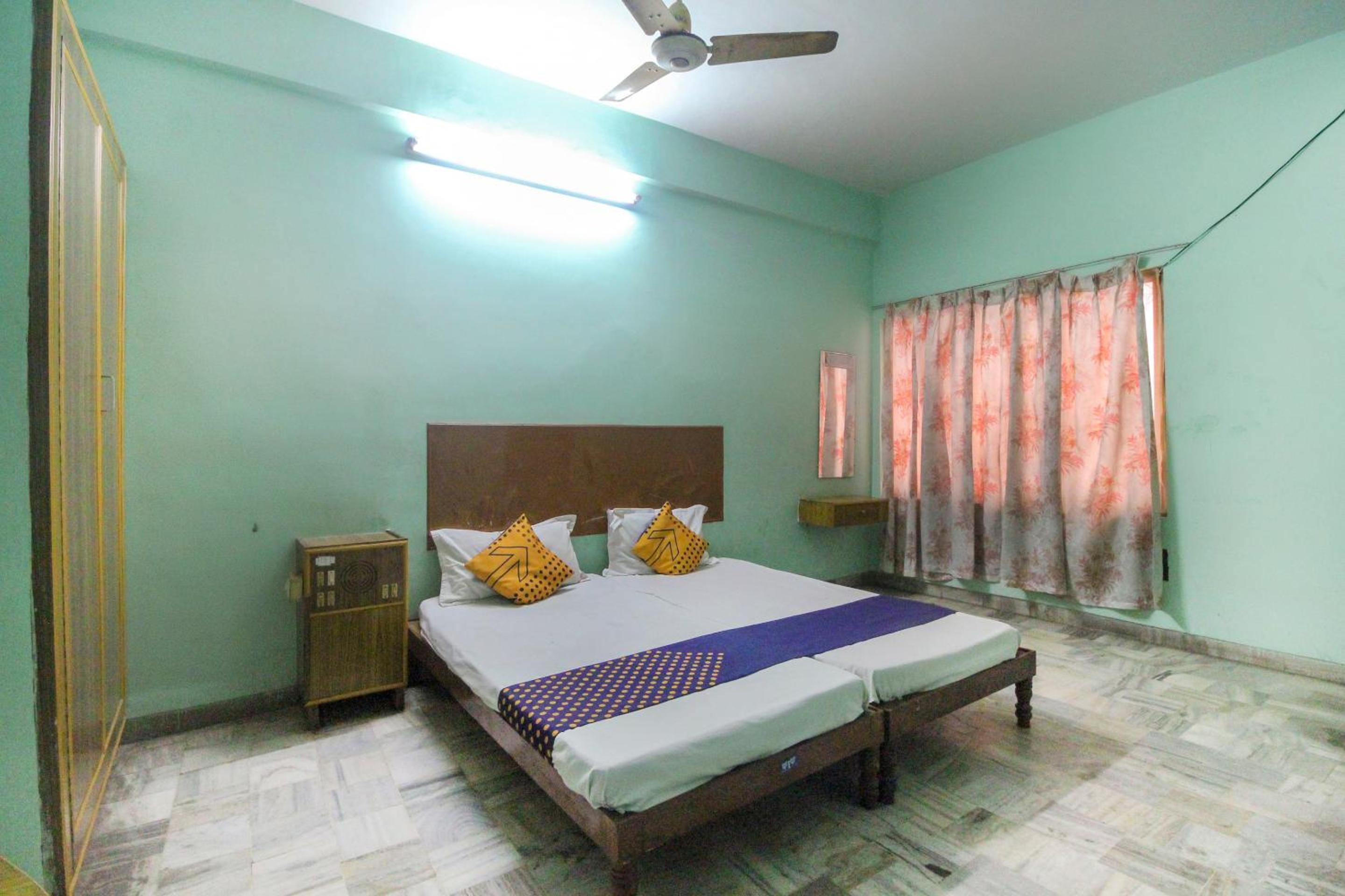 Classic Triple Room - Photo 1