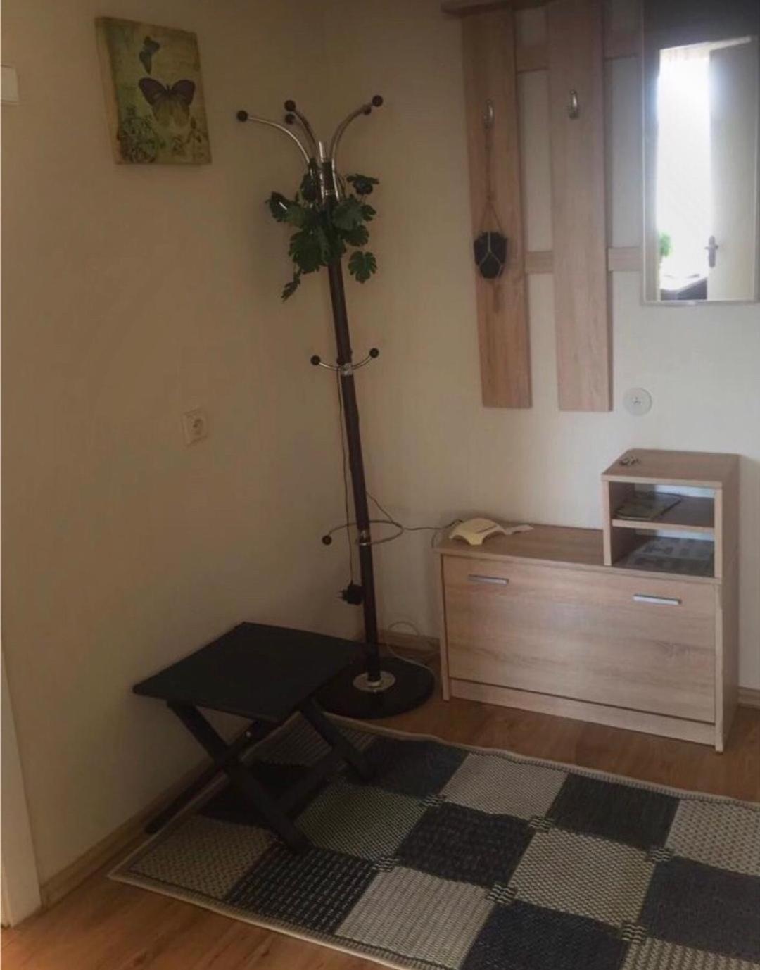 One-Bedroom Apartment - Photo 8