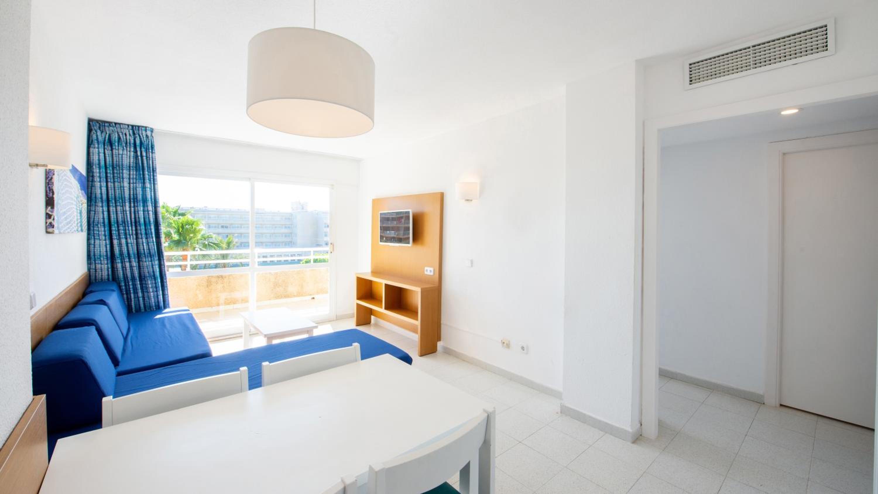 Apartment with Pool View  photo 2