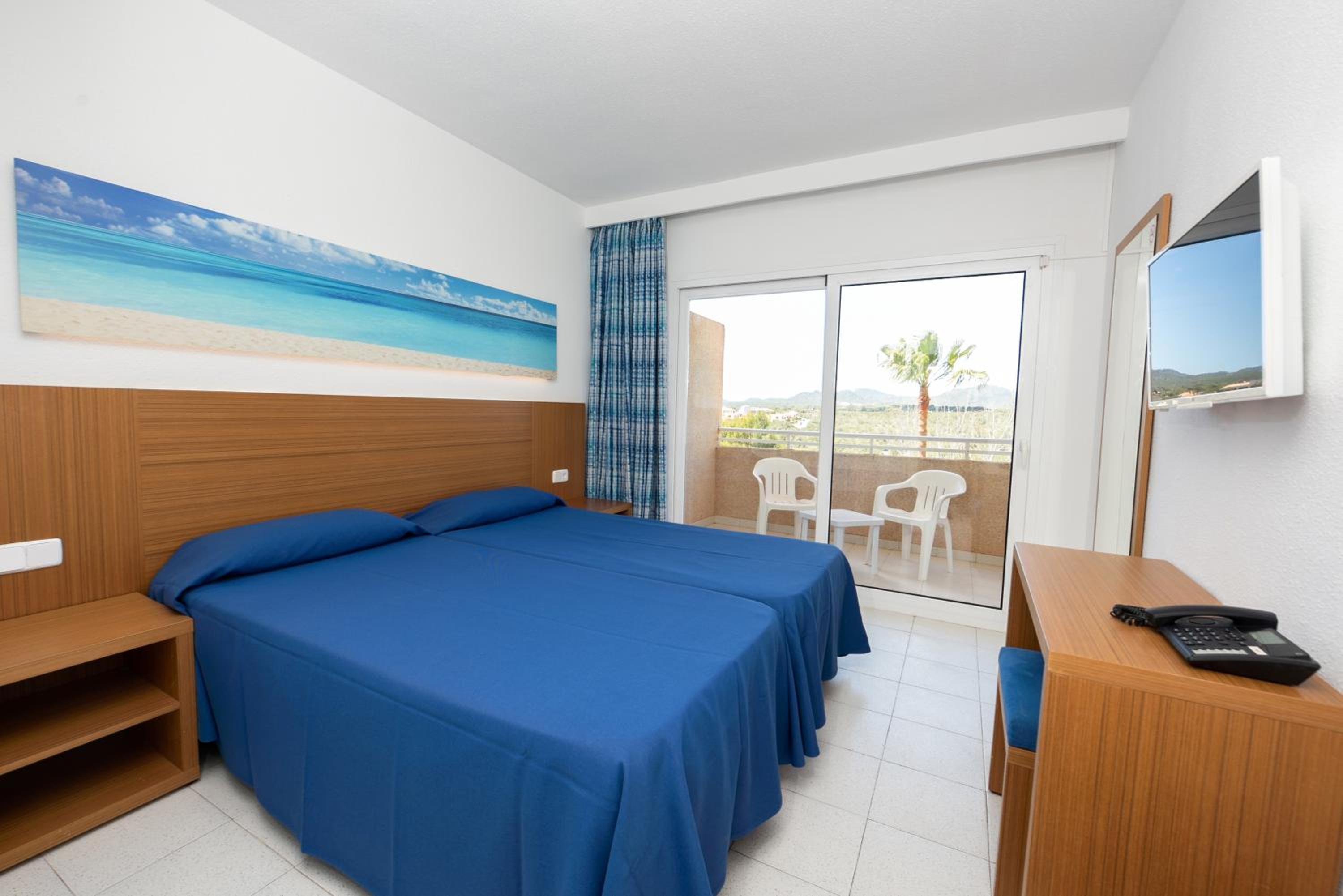 Habitación Doble con Vista a la Piscina