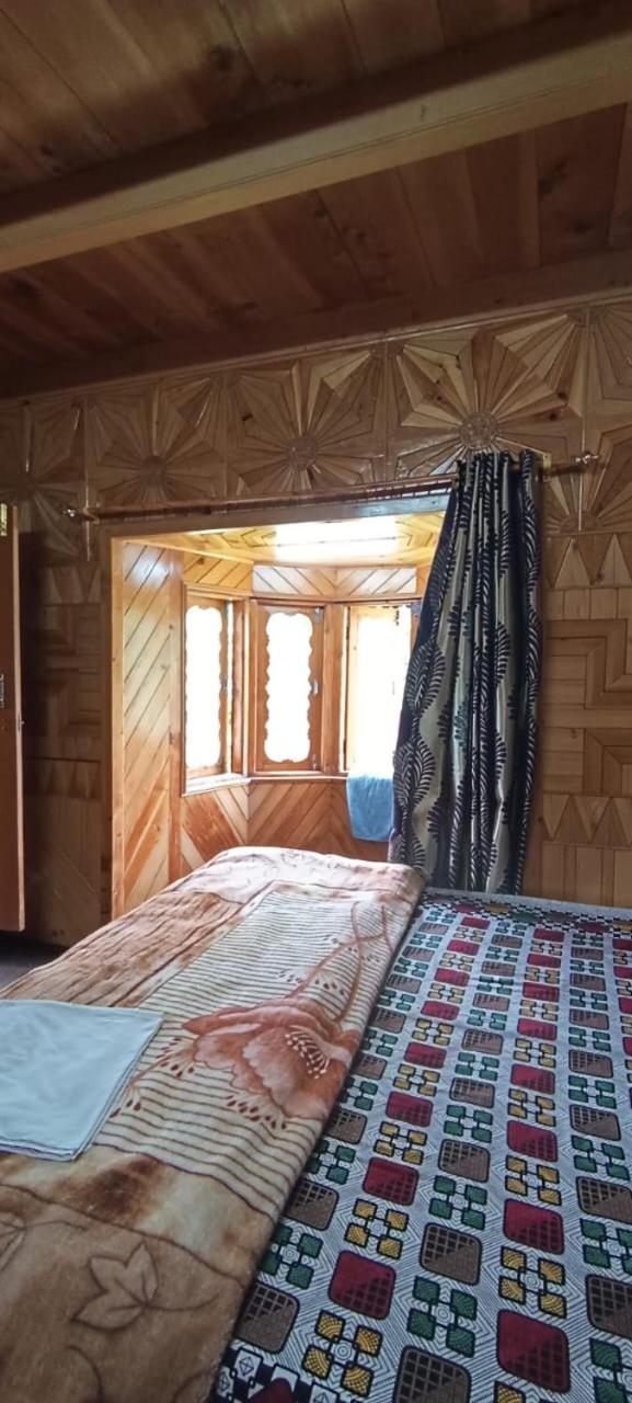 Deluxe Double Room (2 Adults + 1 Child) photo 2