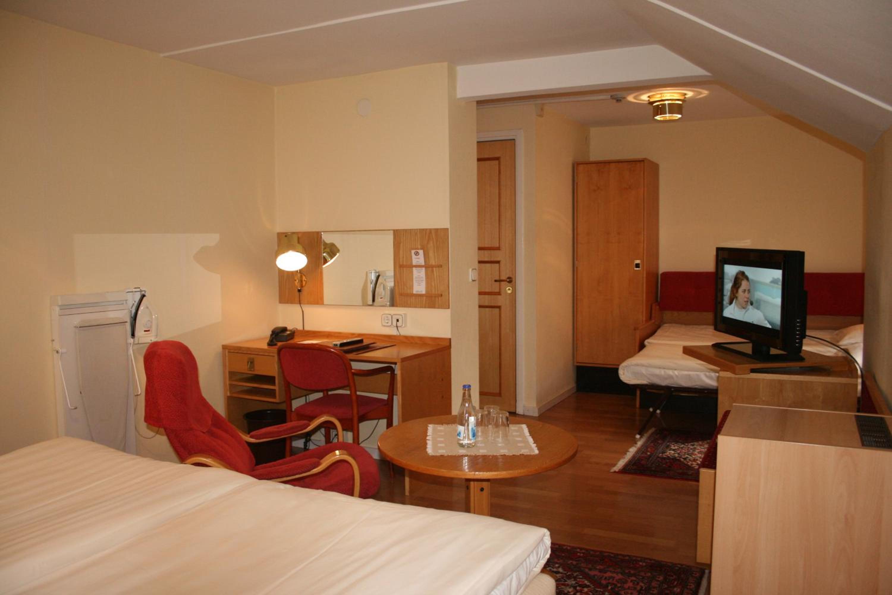 Family Room photo 1