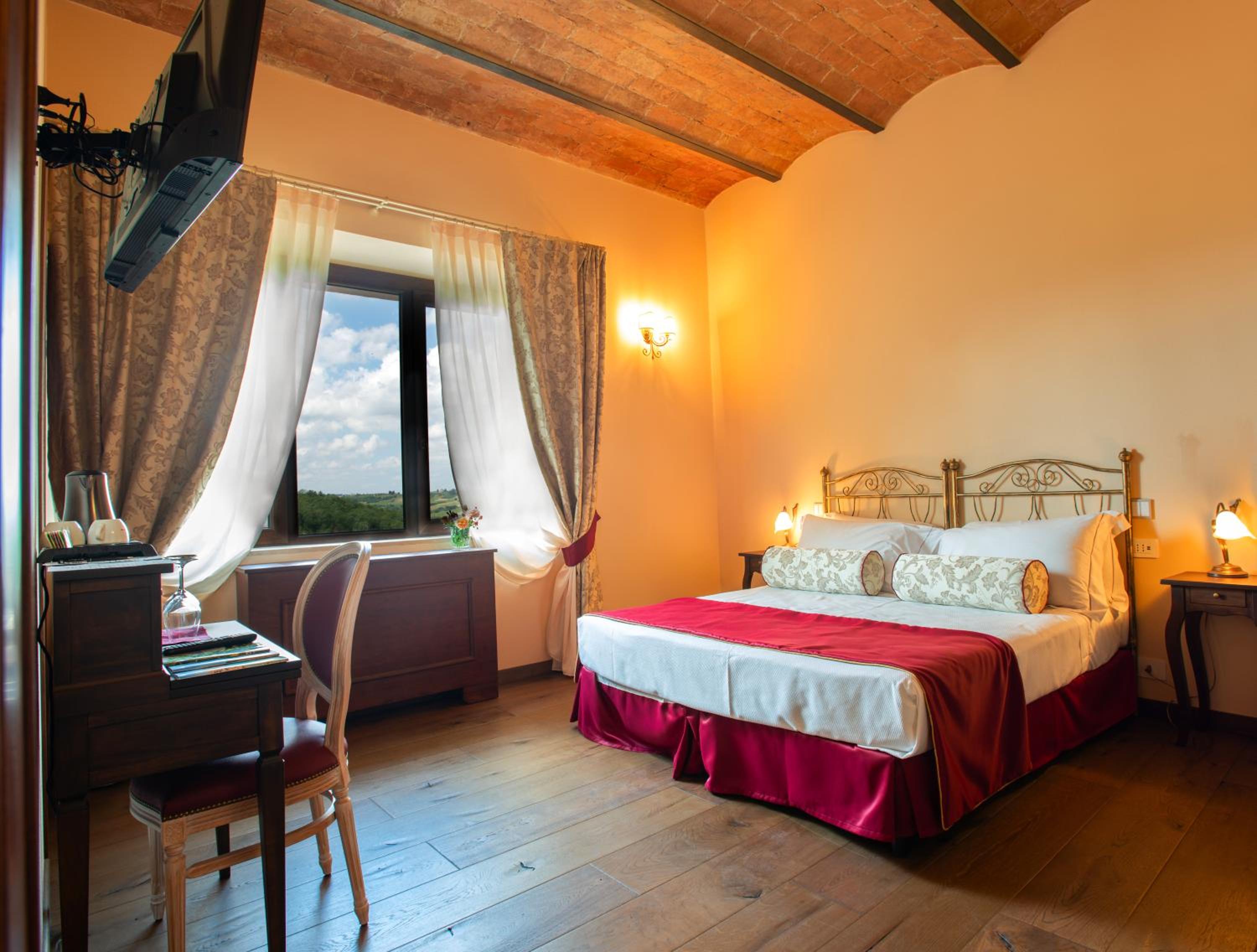 Deluxe Double or Twin Room with Balcony - Photo 1
