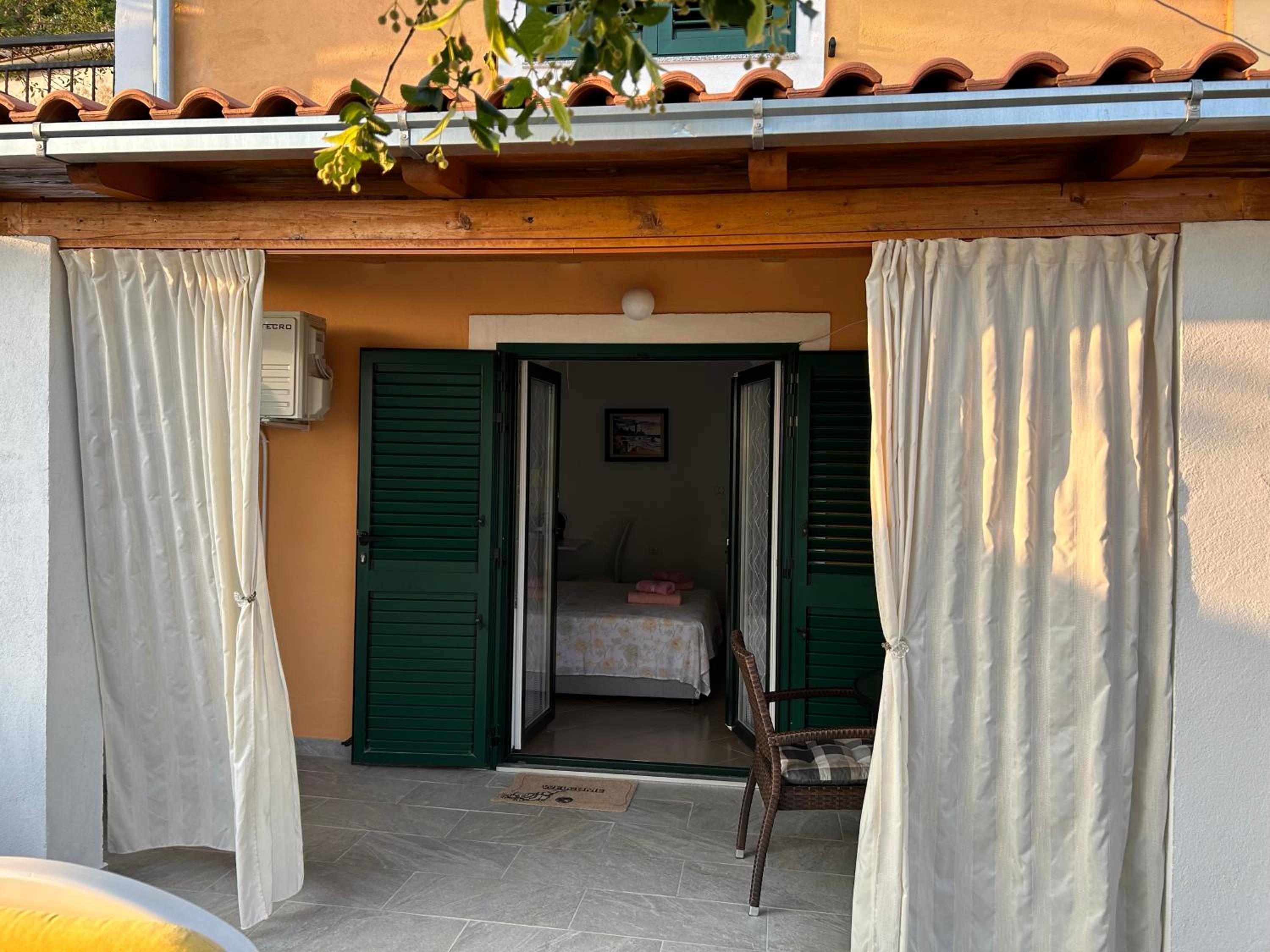 Studio Apartment with Sea View photo 3