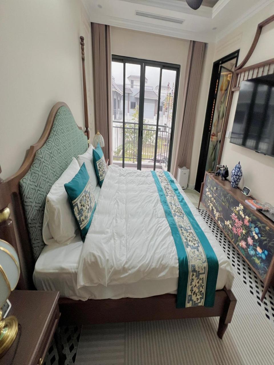 Three-Bedroom Villa photo 2