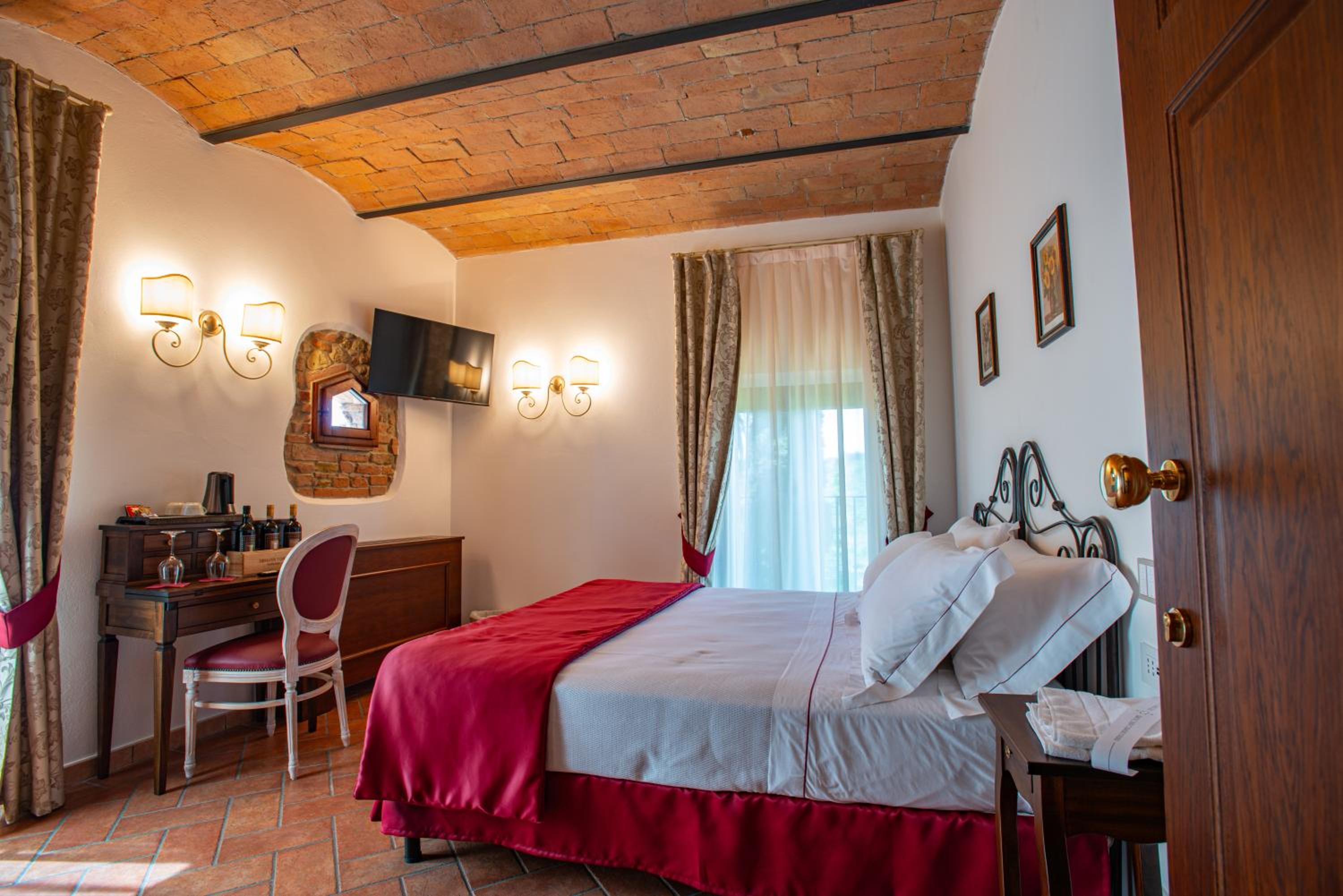 Double or Twin Room - Photo 1