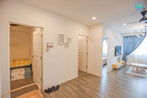 Three-Bedroom Apartment - Photo 2