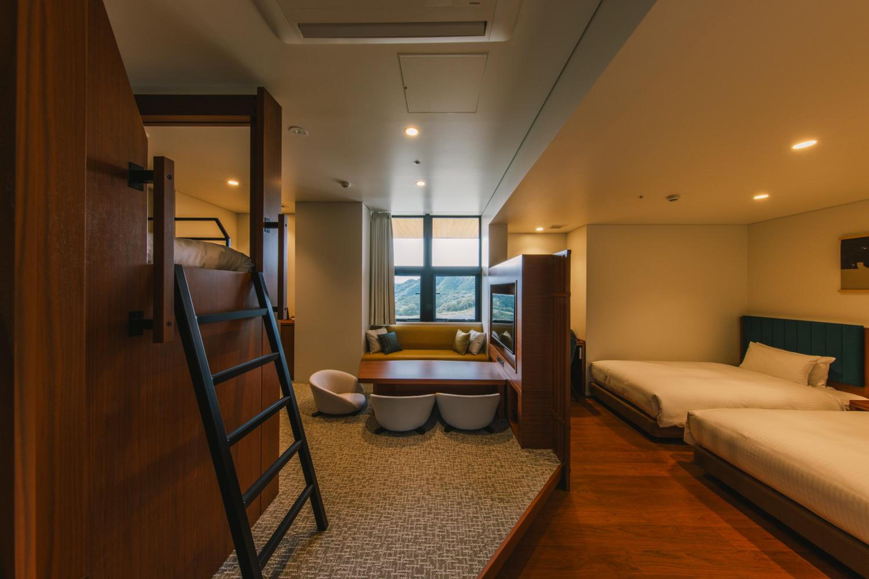 Family Suite - Photo 11