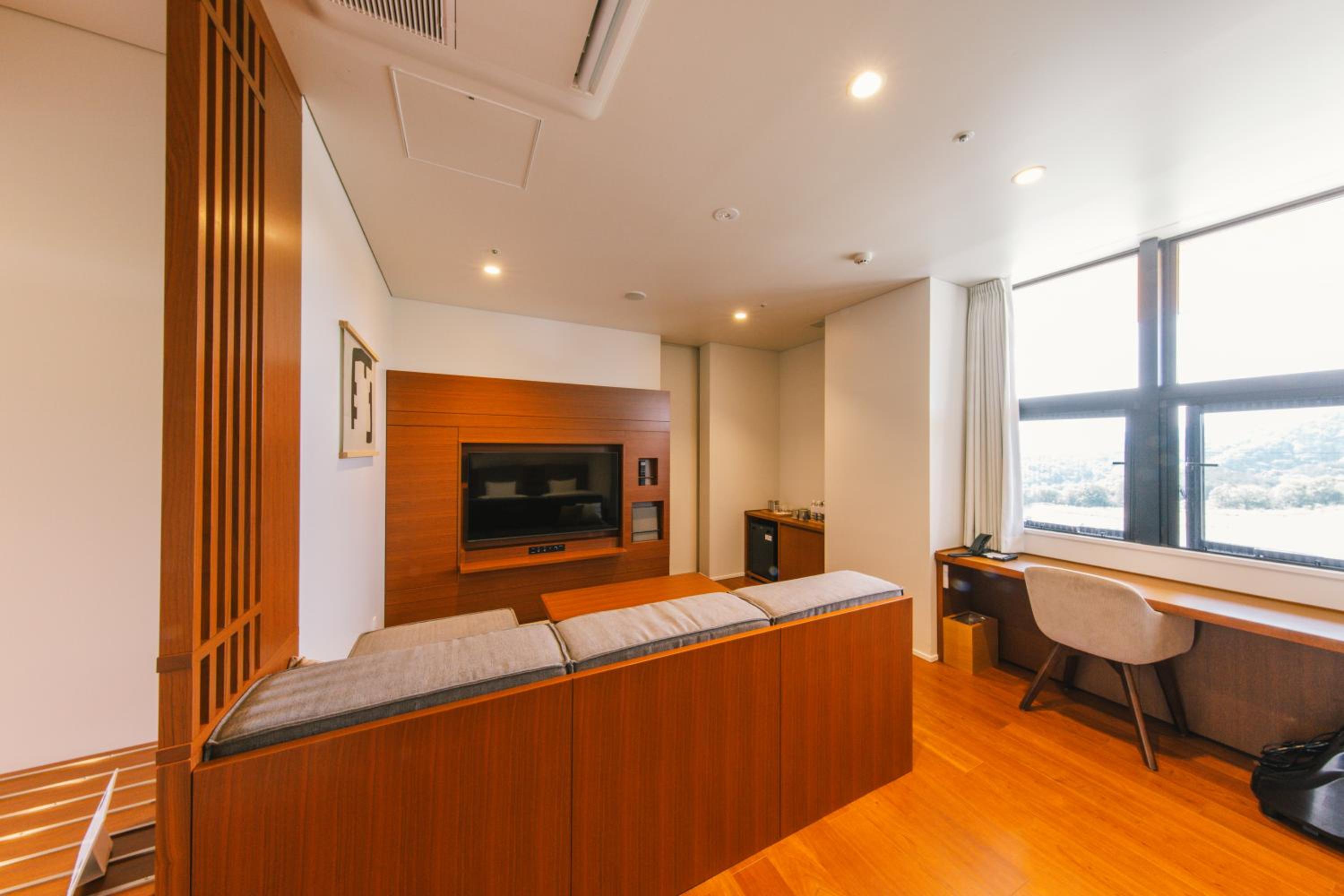 Three-Bedroom Suite - Photo 11