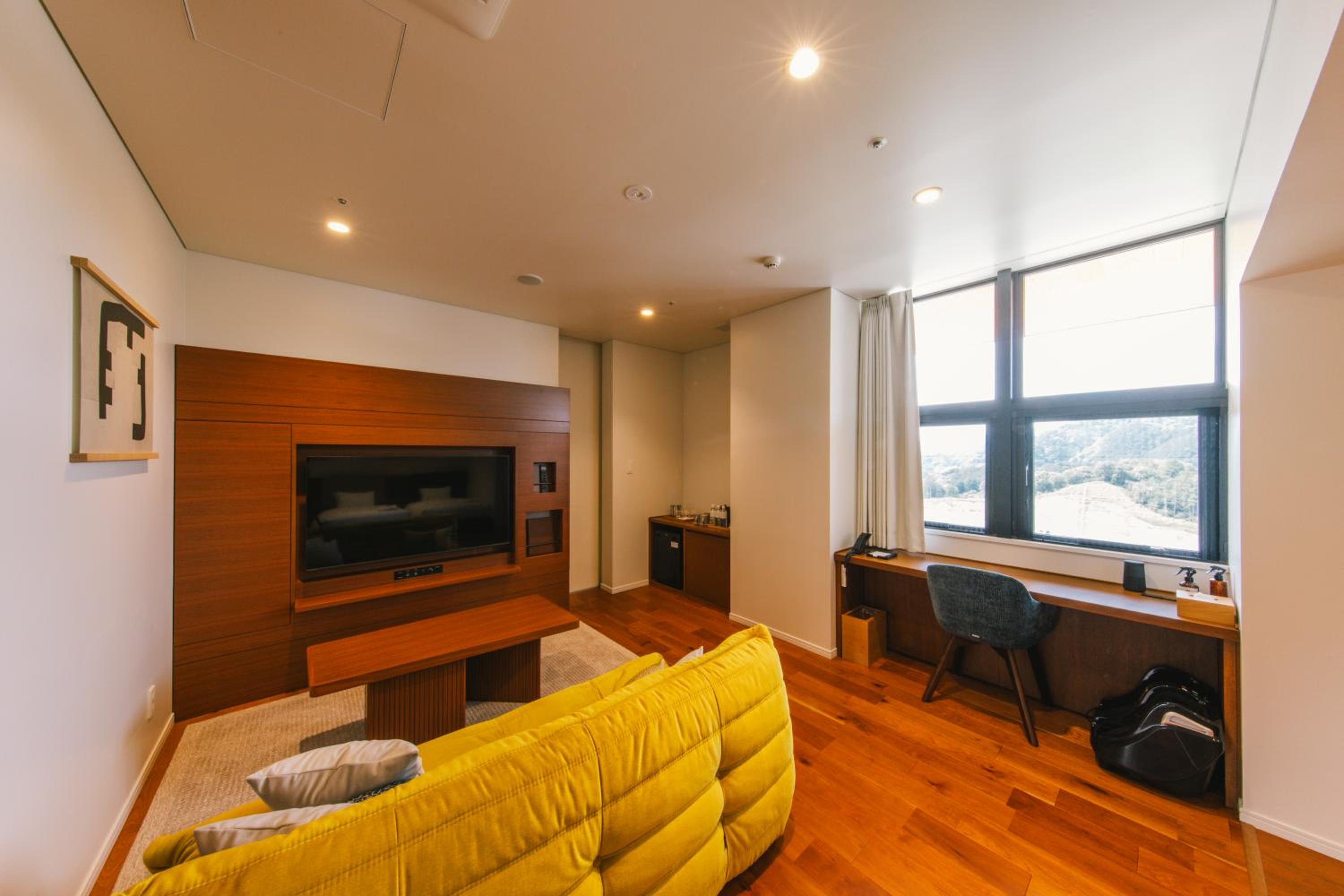 Three-Bedroom Suite - Photo 5