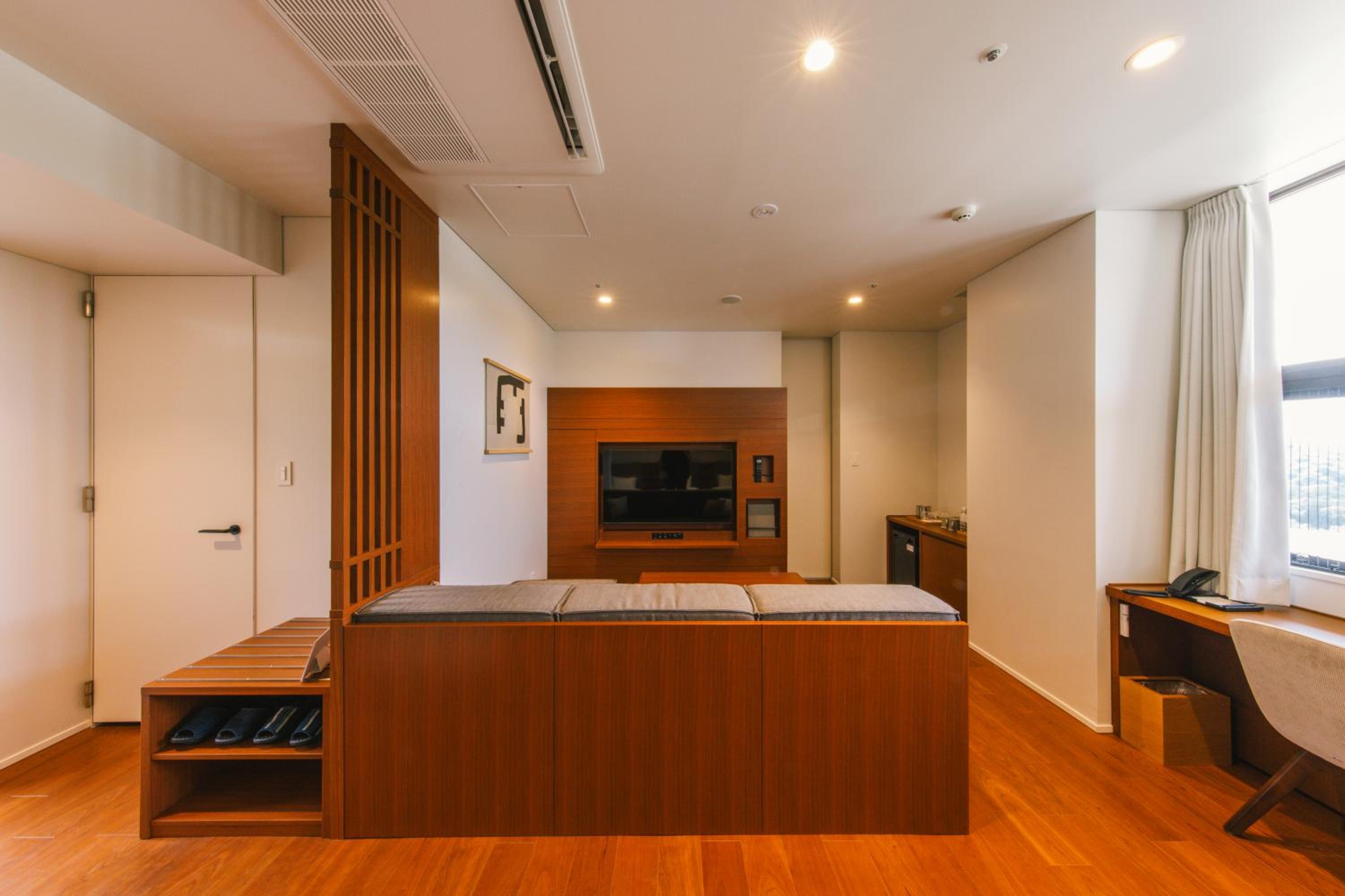 Three-Bedroom Suite - Photo 3