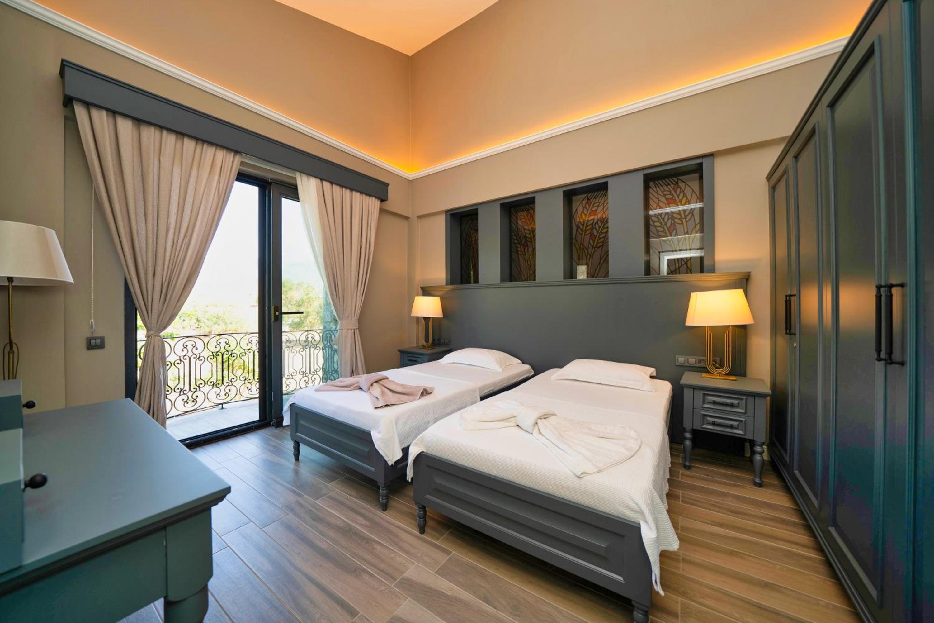 Three-Bedroom Villa photo 1