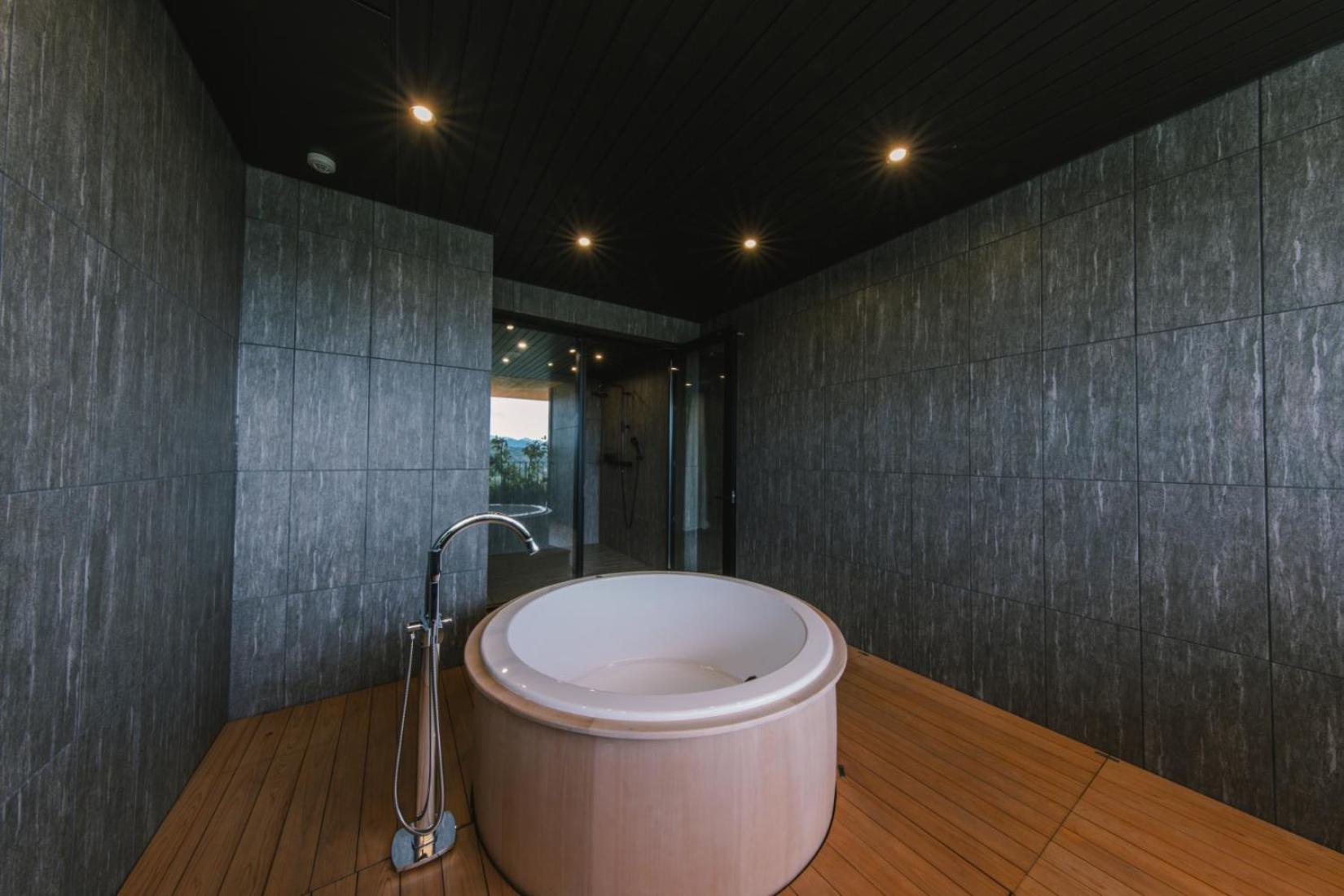 Three-Bedroom Suite - Photo 10