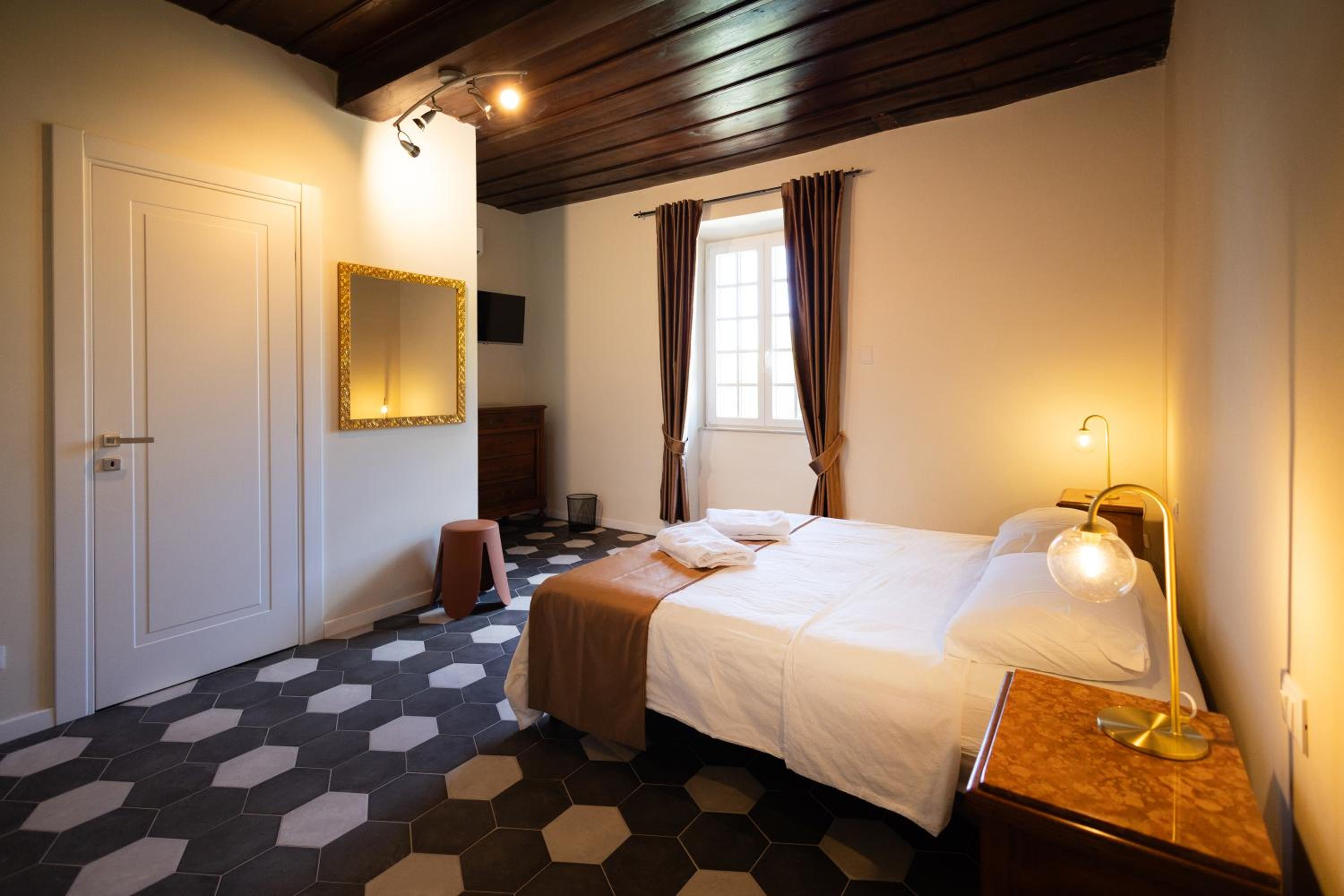 Superior King Room photo 3