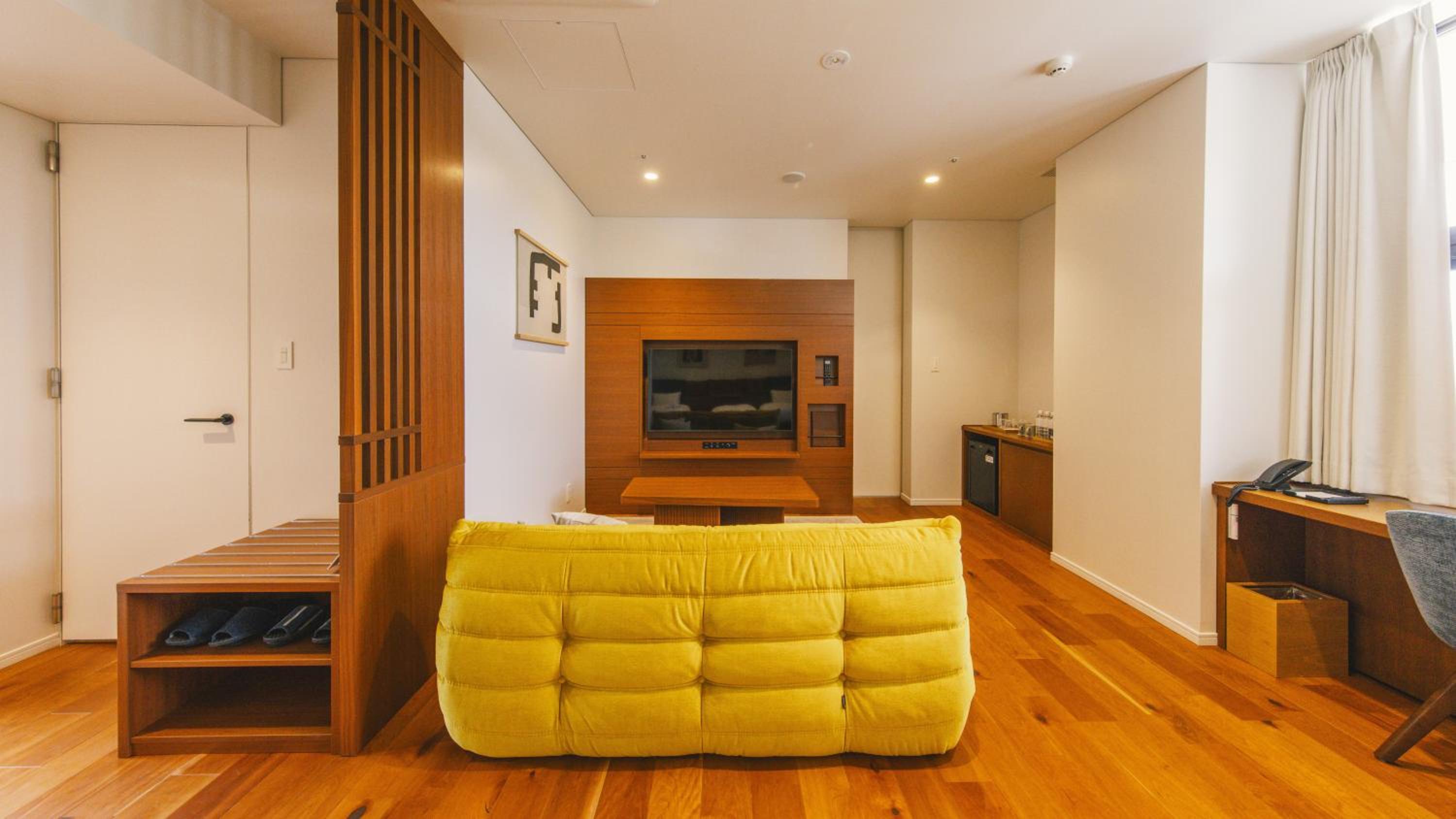 Three-Bedroom Suite - Photo 4