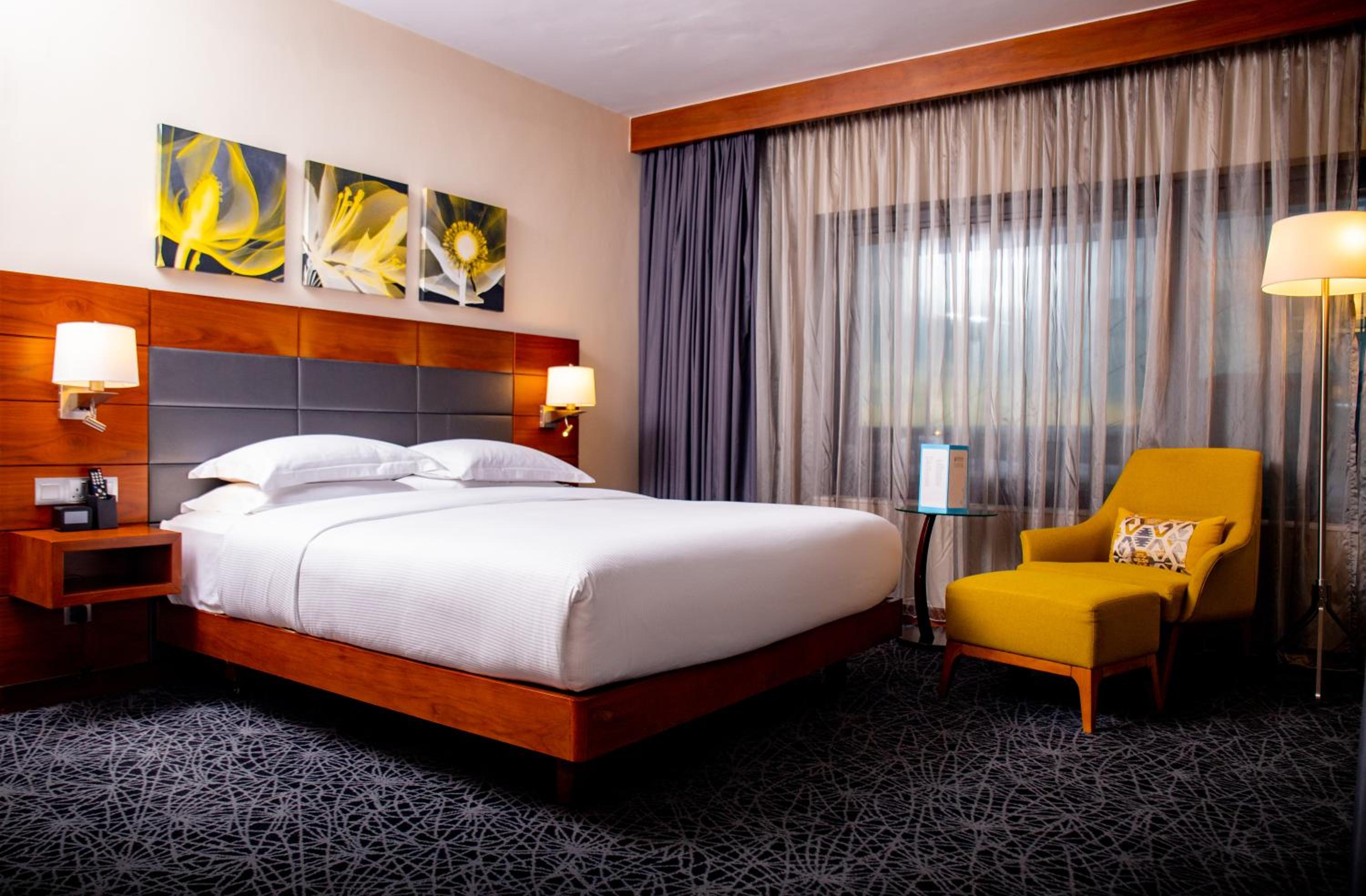 King Room thumbnail 5