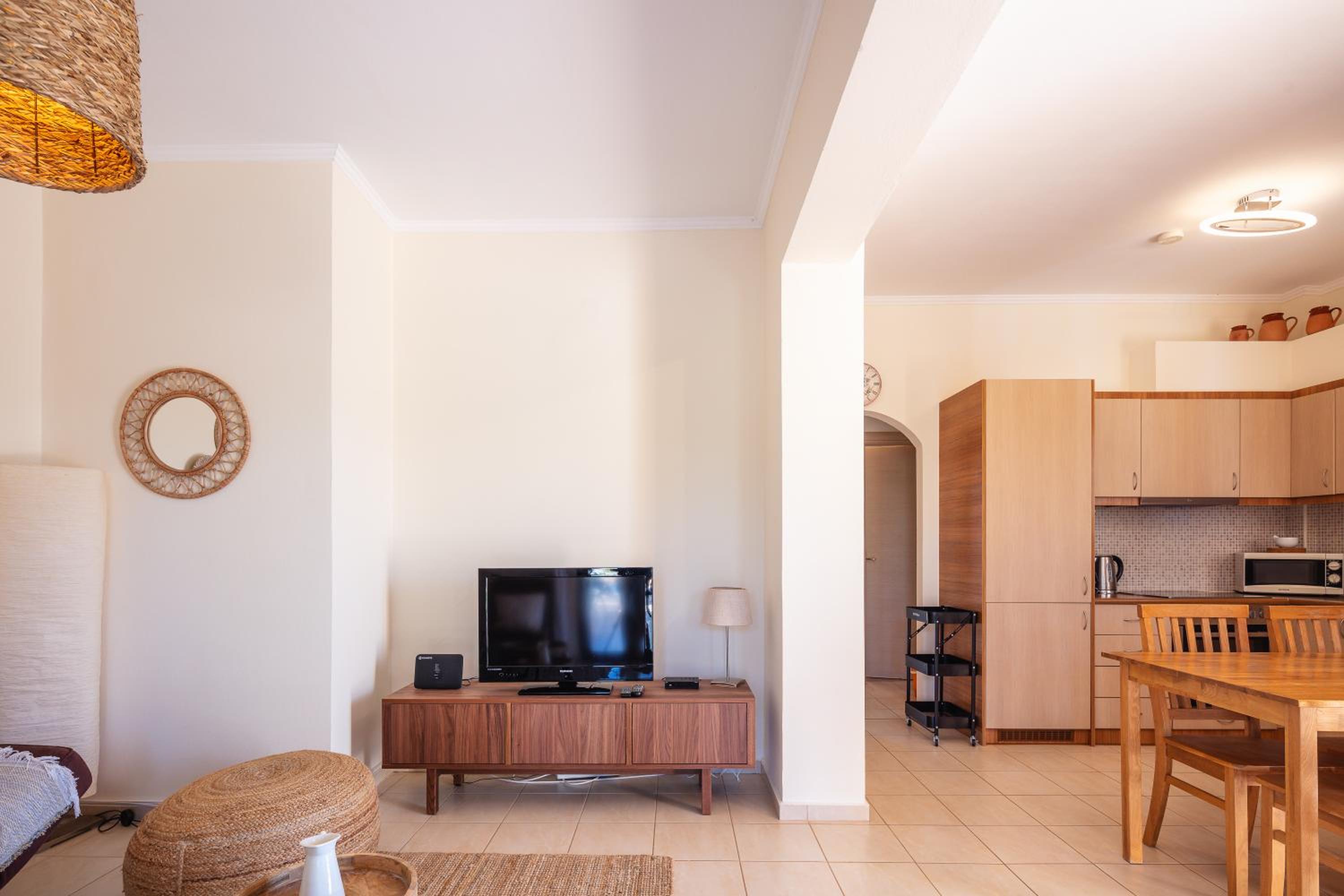 Two-Bedroom House - Karoti 18 photo 3