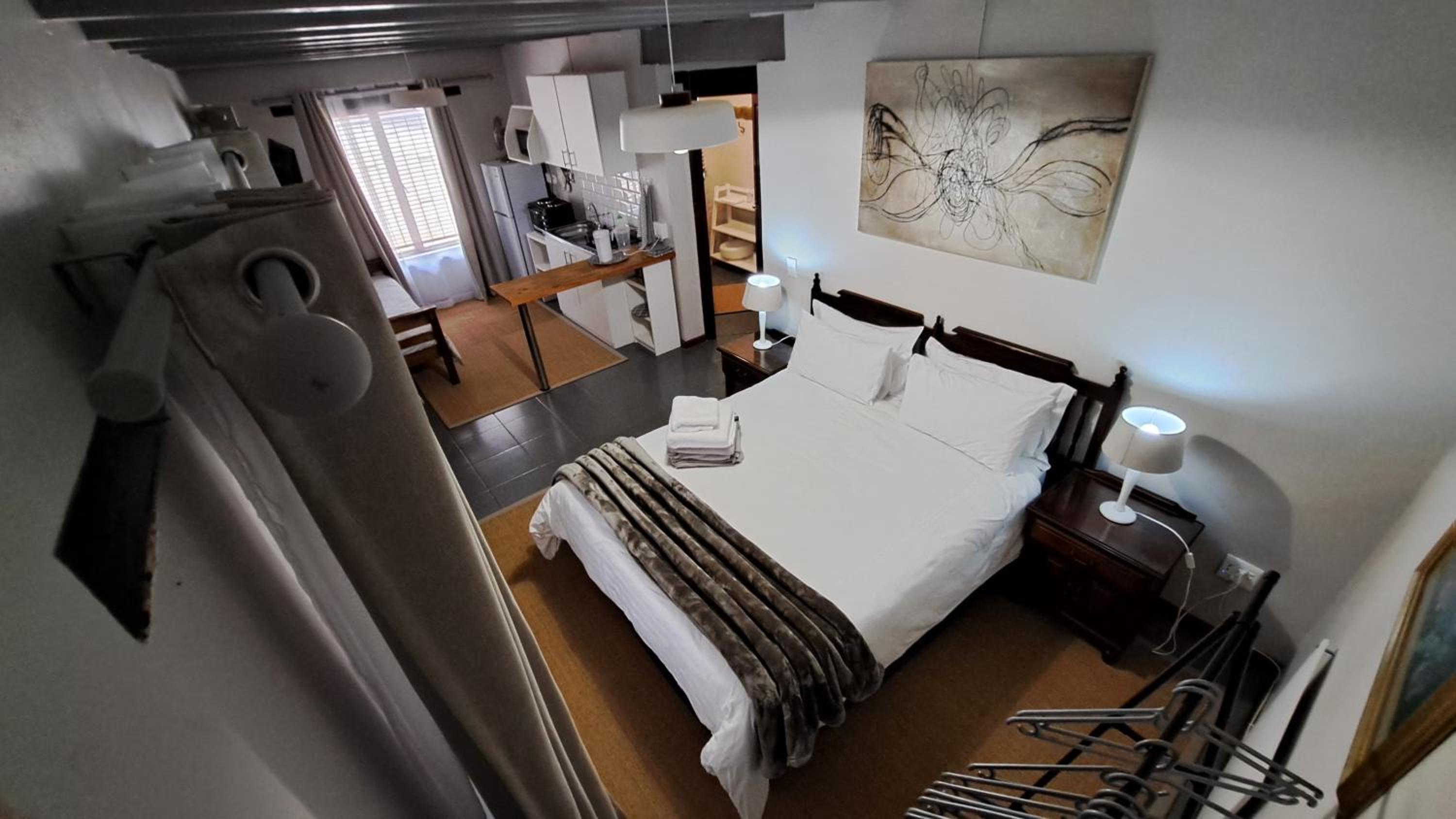 Large Double Room photo 1