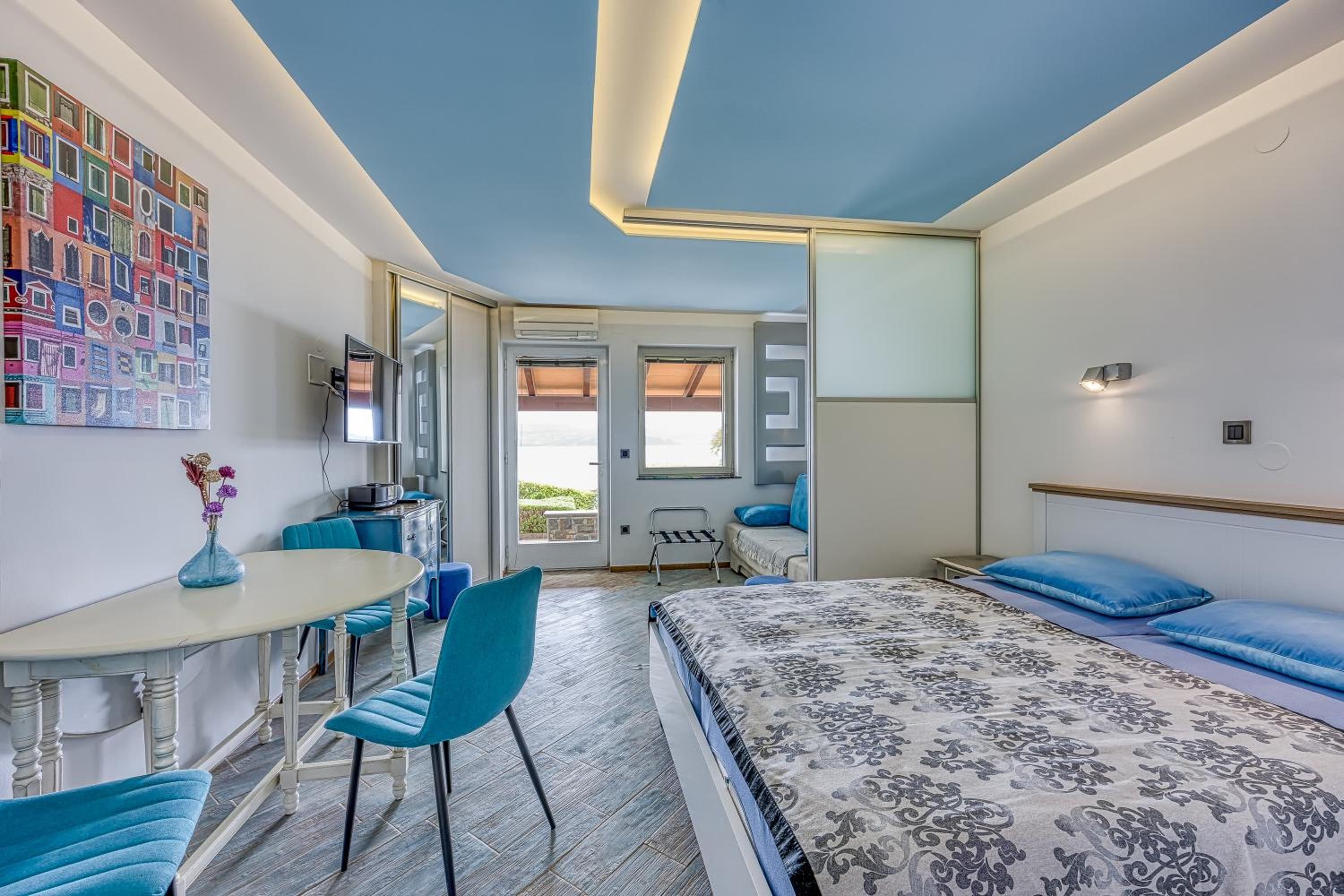 Apartment with Sea View photo 1