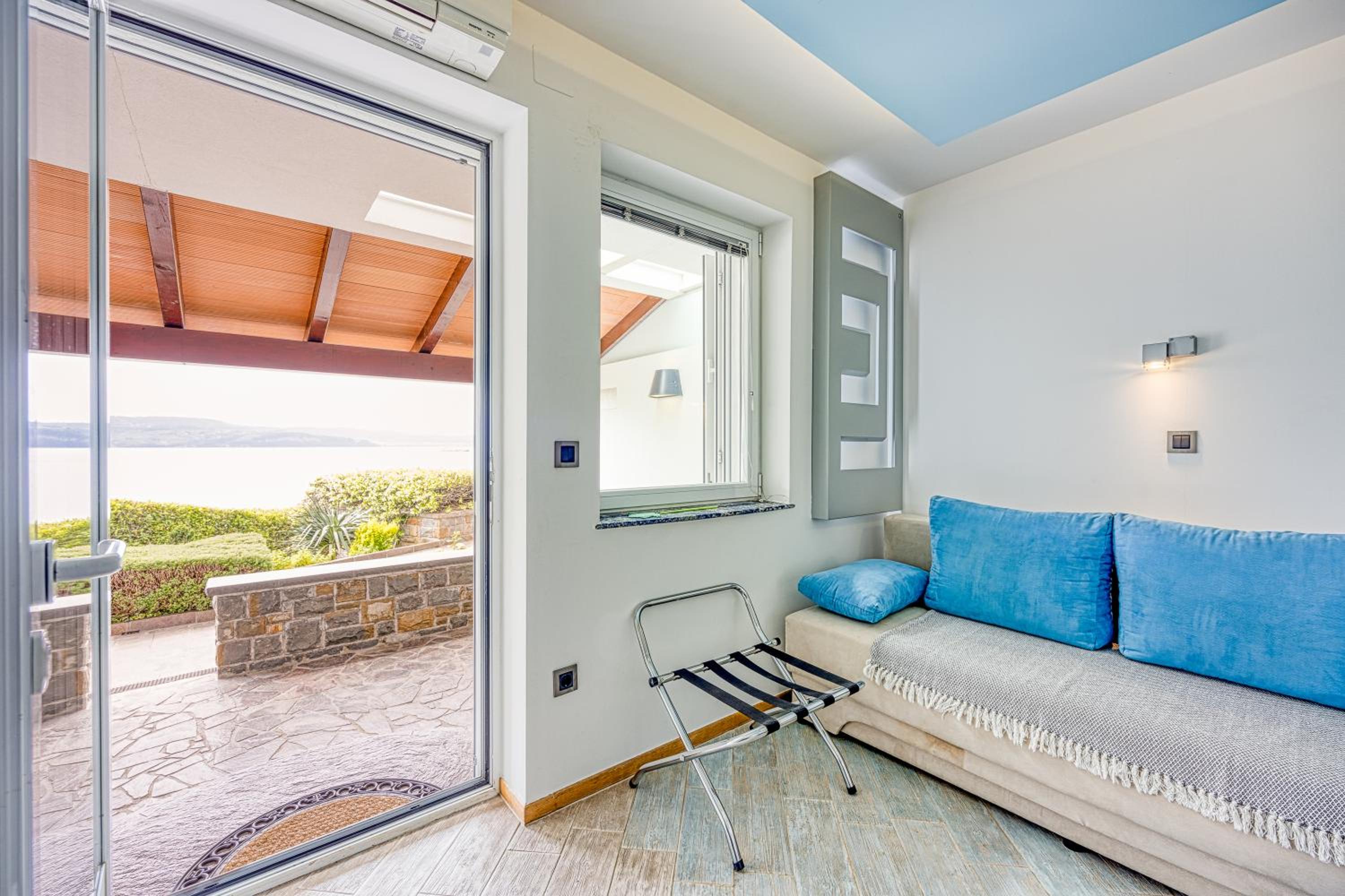 Apartment with Sea View photo 2