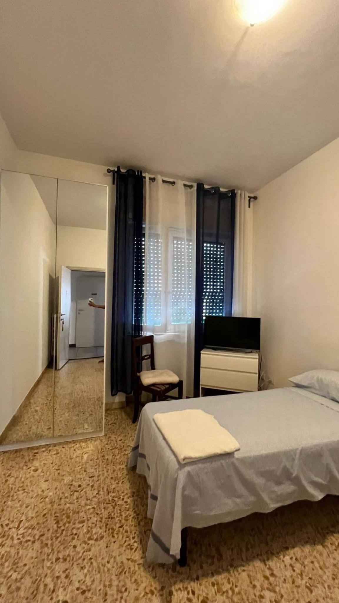 Budget Twin Room photo 1