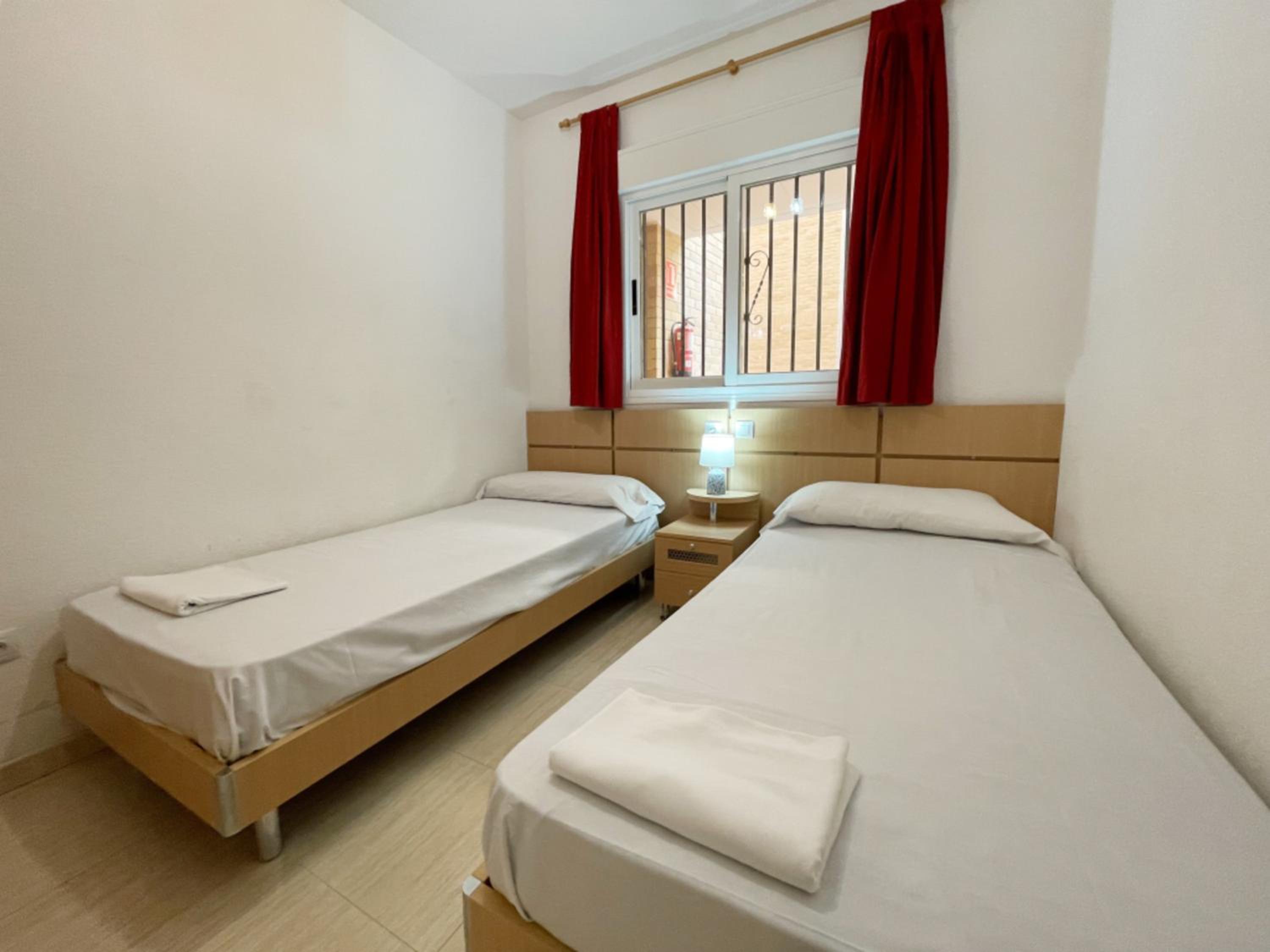 Standard Two-Bedroom Apartment (6 Adults) photo 3